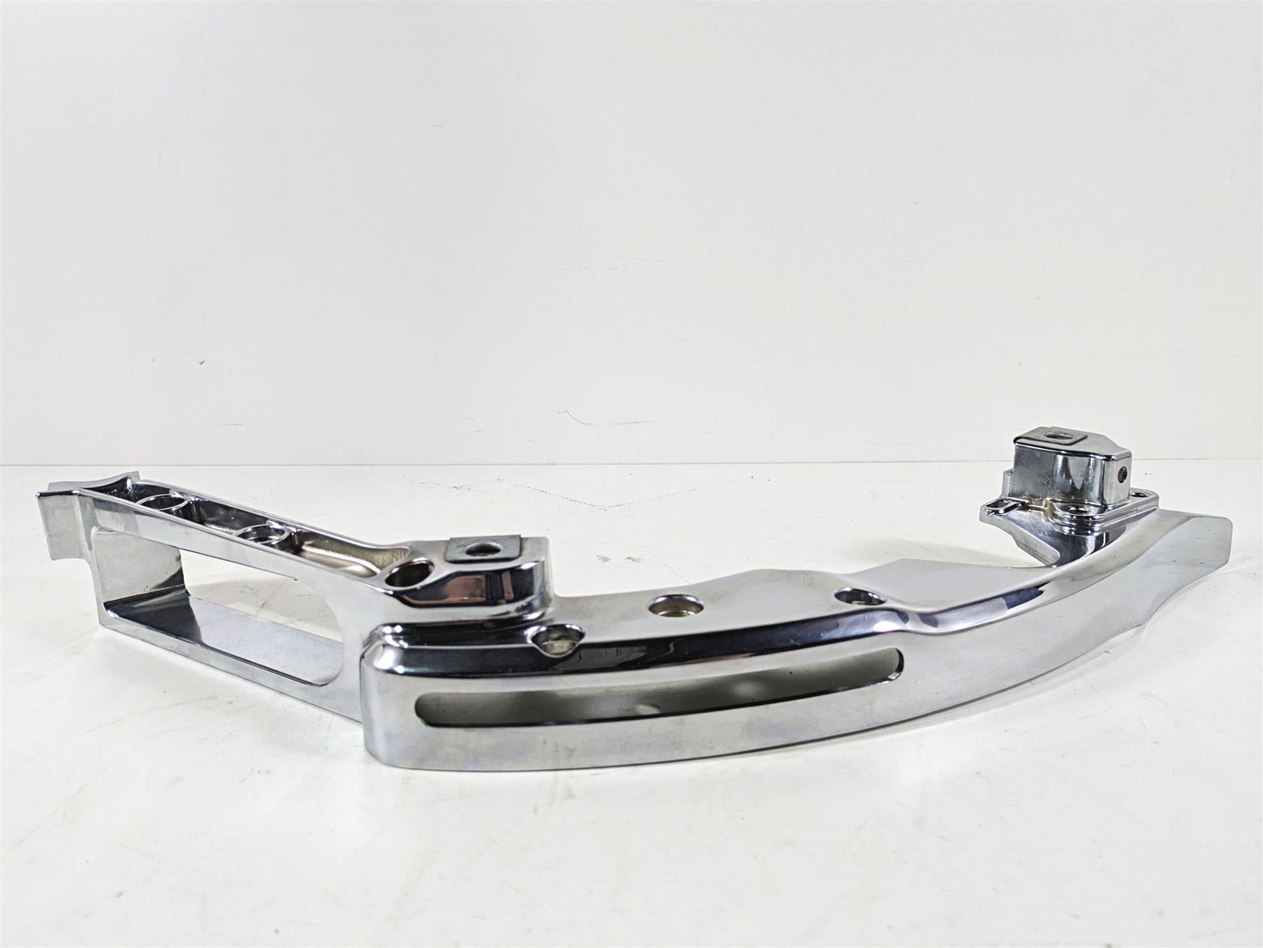 2020 Harley Touring FLHT Electra Glide Rear Fender Chrome Struts 90200503 {{ shop.shopifyCountryName }} - Mototech271
