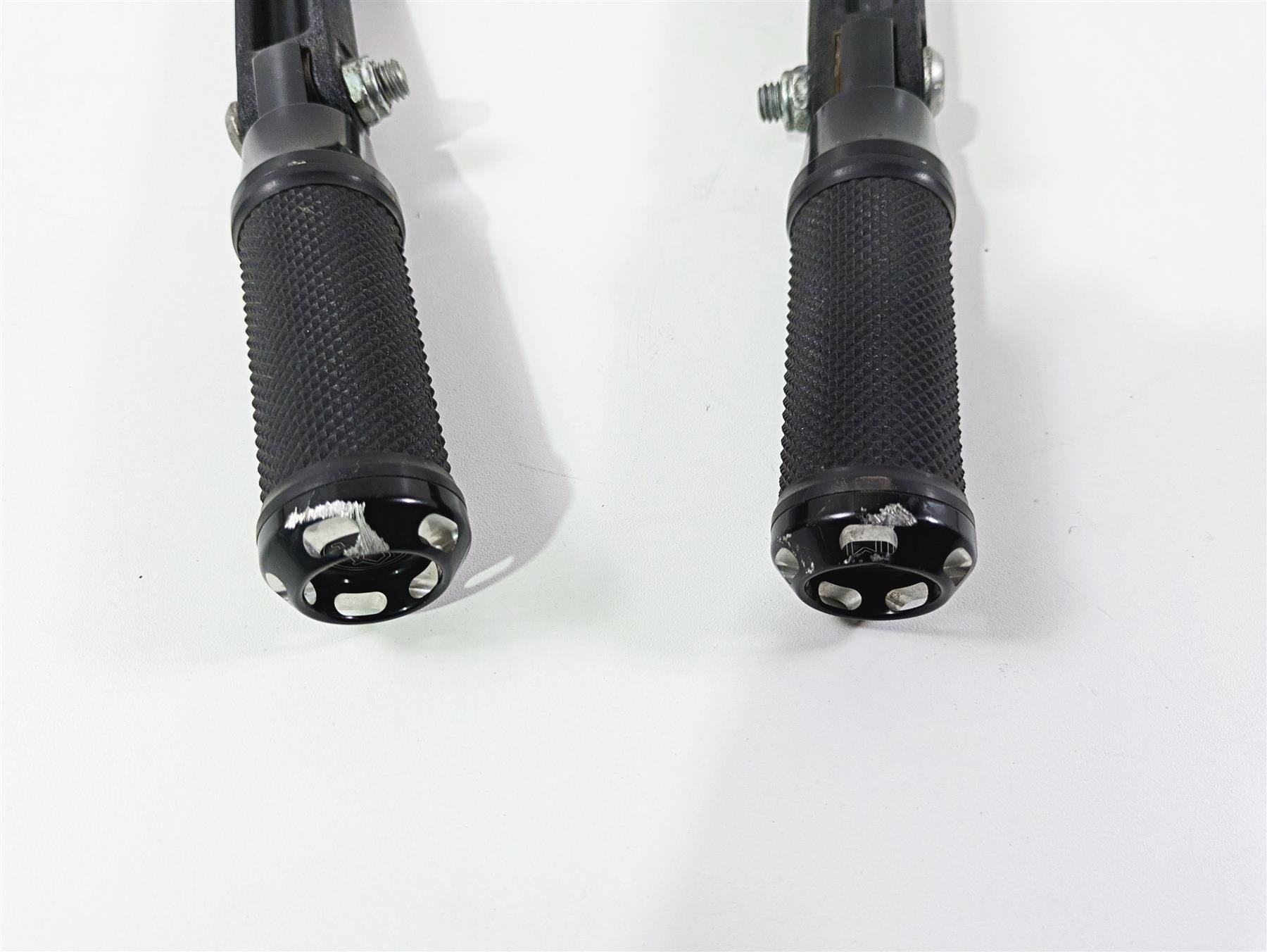 2011 Harley FXDC Dyna Super Glide Rear Performance Machine Footpeg Set 1620-2239 {{ shop.shopifyCountryName }} - Mototech271