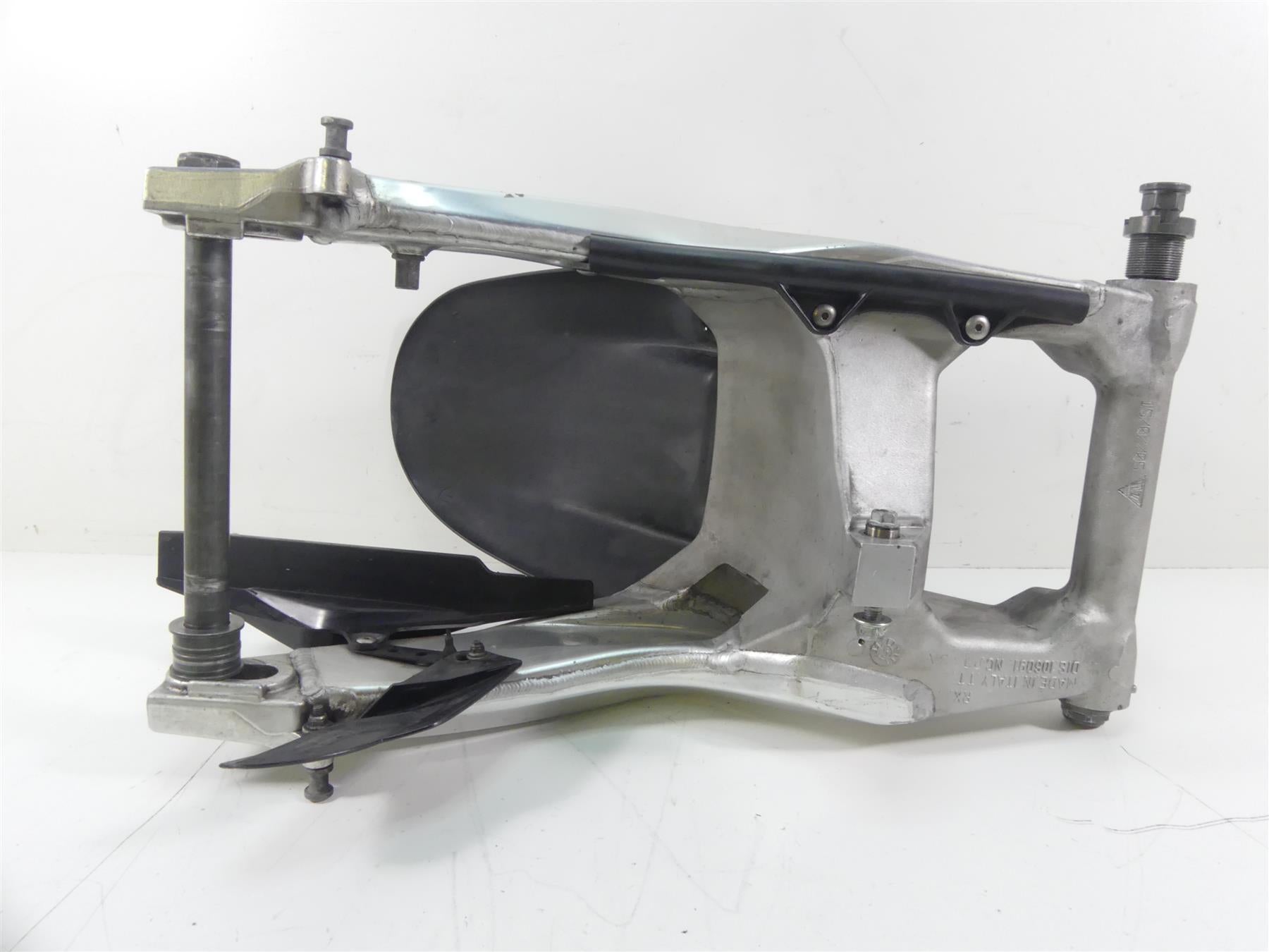 2004 Aprilia RSV 2 1000R Mille Rear Swing Arm Swingarm Suspension Fork AP8145020 {{ shop.shopifyCountryName }} - Mototech271