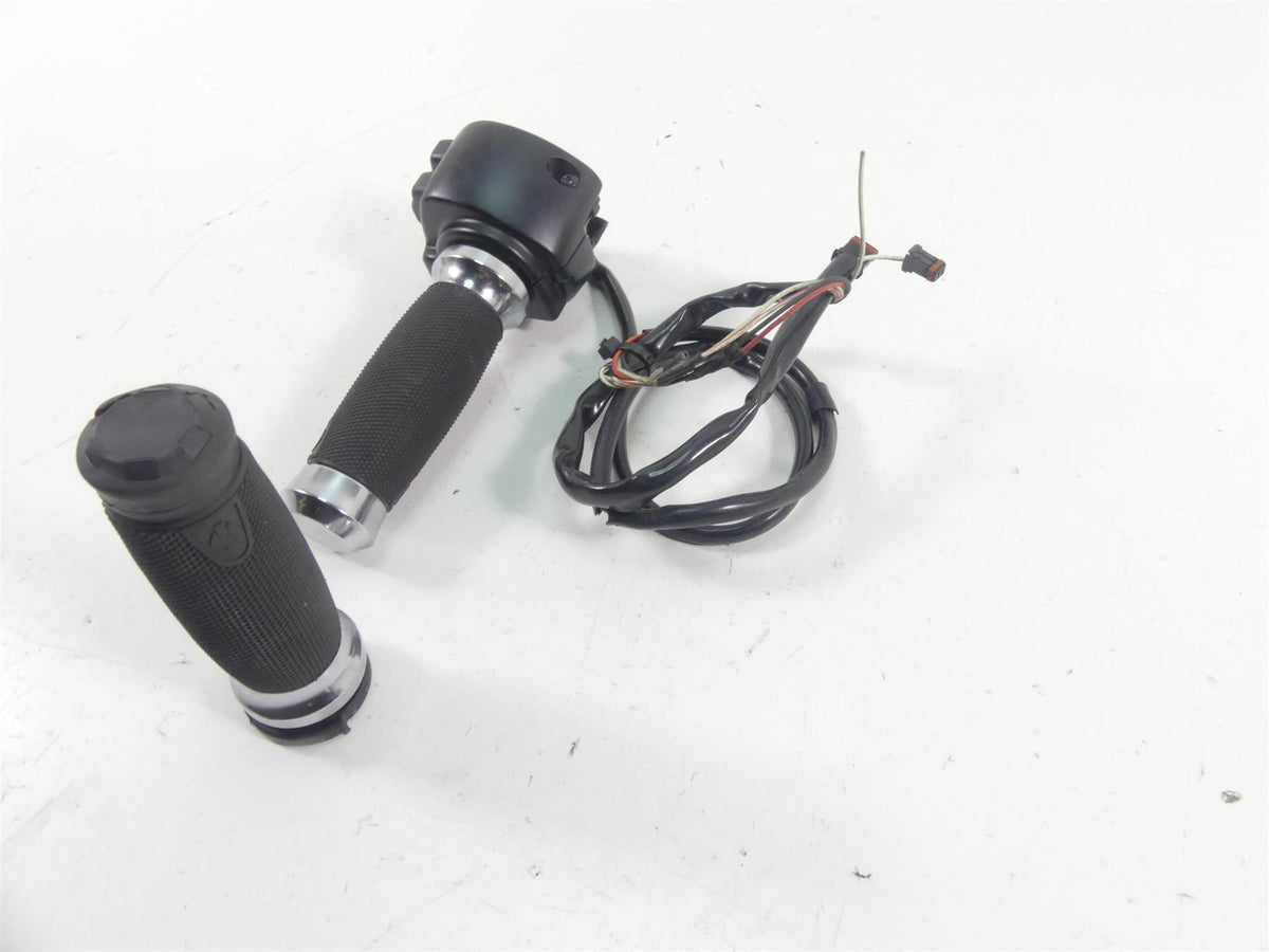 2021 Harley Softail FLSB Sport Glide Right Hand Control Switch - Read 71500462 {{ shop.shopifyCountryName }} - Mototech271