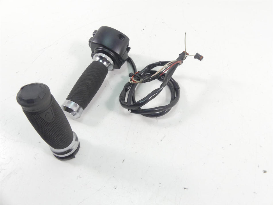 2021 Harley Softail FLSB Sport Glide Right Hand Control Switch - Read 71500462 {{ shop.shopifyCountryName }} - Mototech271