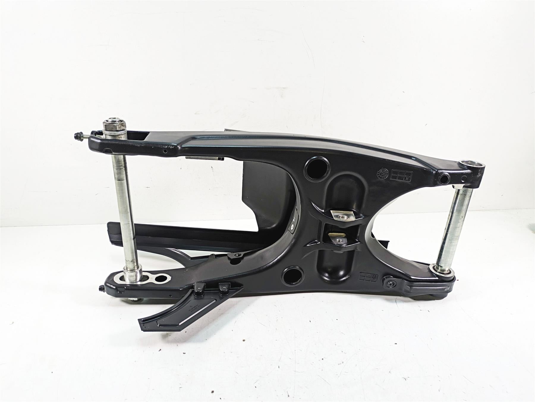 2022 Harley RA1250 S Pan America Rear Swingarm Swing Arm & Axle 47400130 {{ shop.shopifyCountryName }} - Mototech271