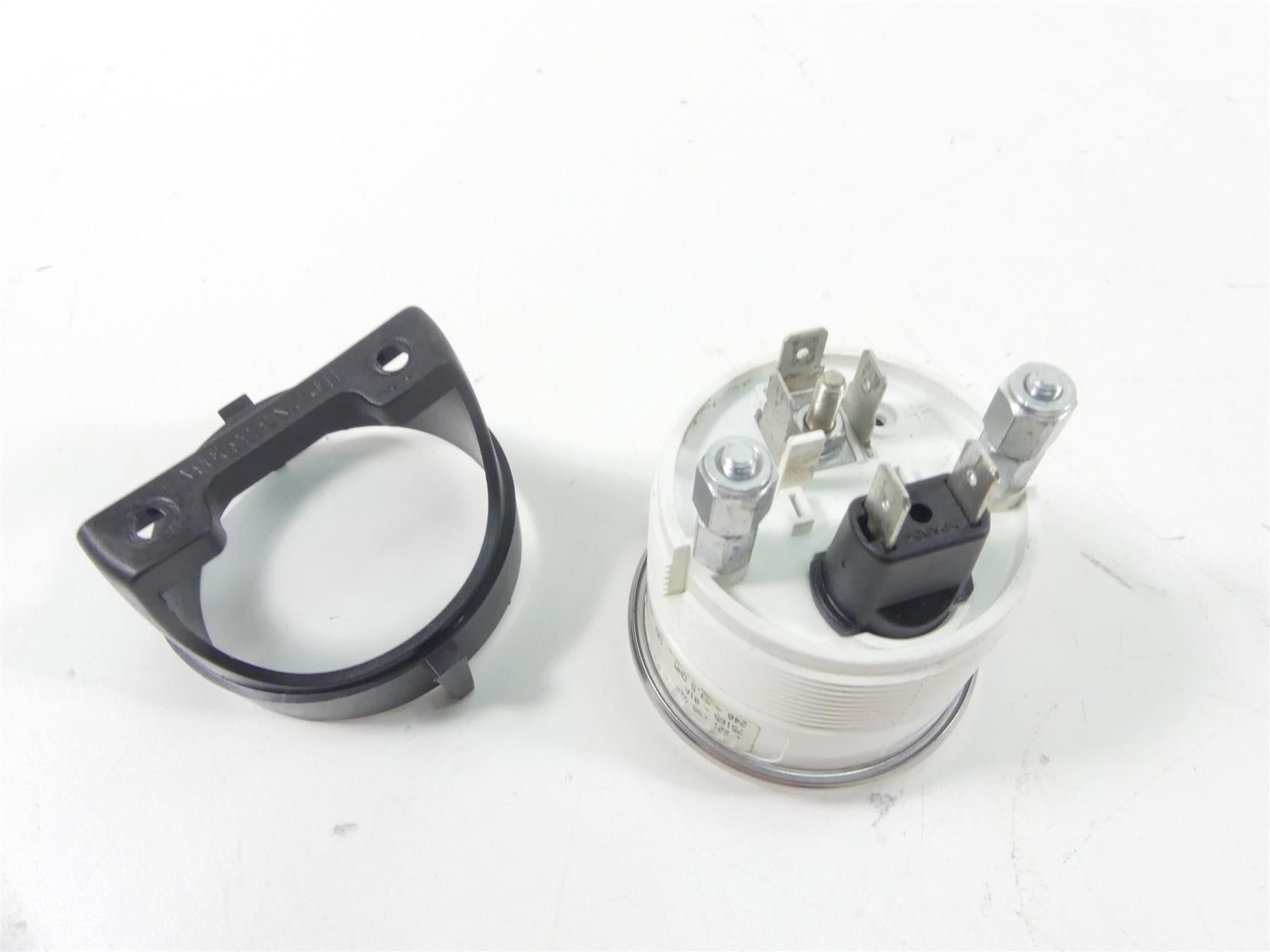 2012 Harley Touring FLHX Street Glide Oil Pressure Gauge 75165-01 {{ shop.shopifyCountryName }} - Mototech271
