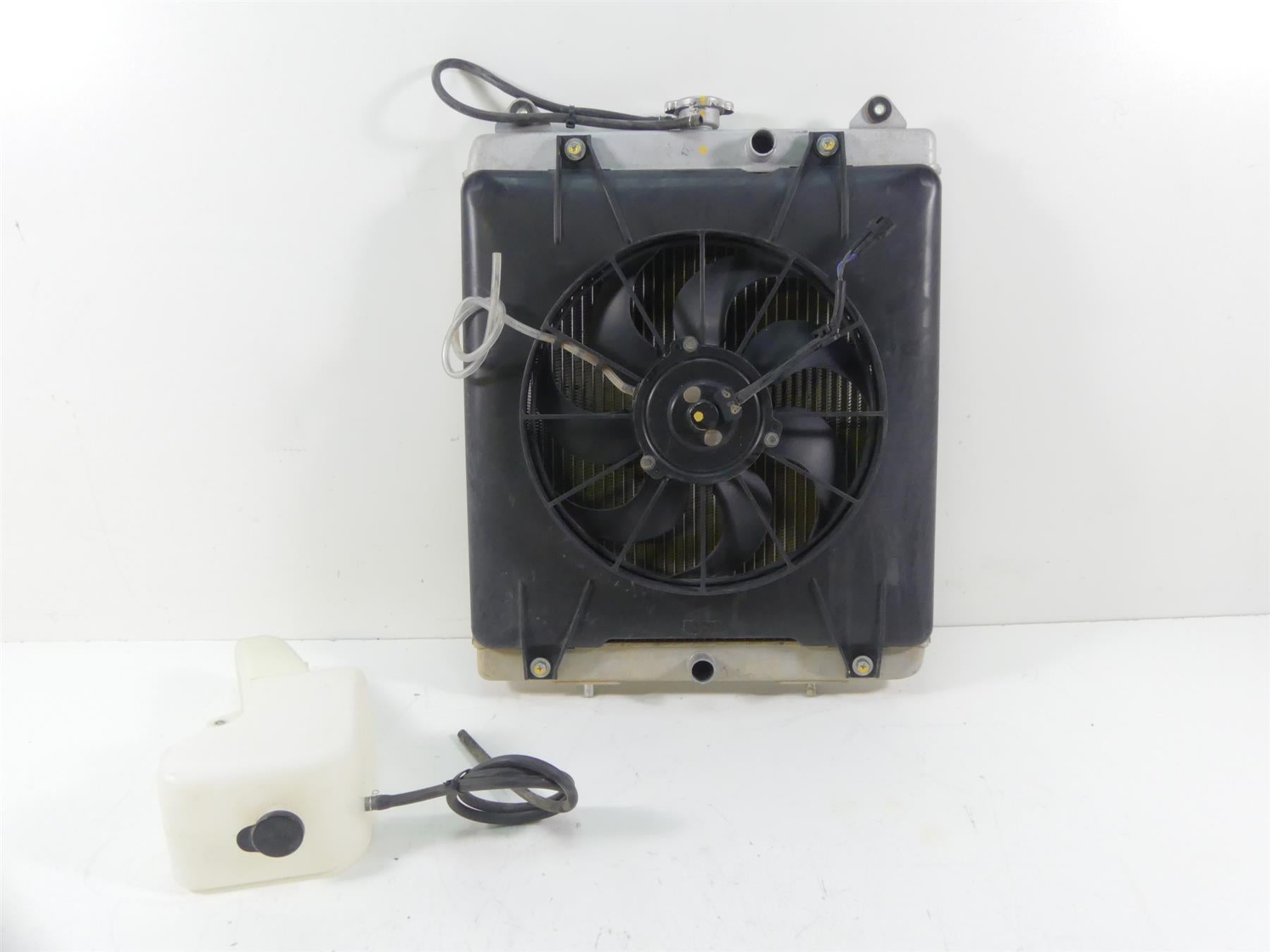 2018 Yamaha YXZ1000R EPS SS Radiator Cooler Fan + Reservoir Set 2HC-E2460-11-00 {{ shop.shopifyCountryName }} - Mototech271