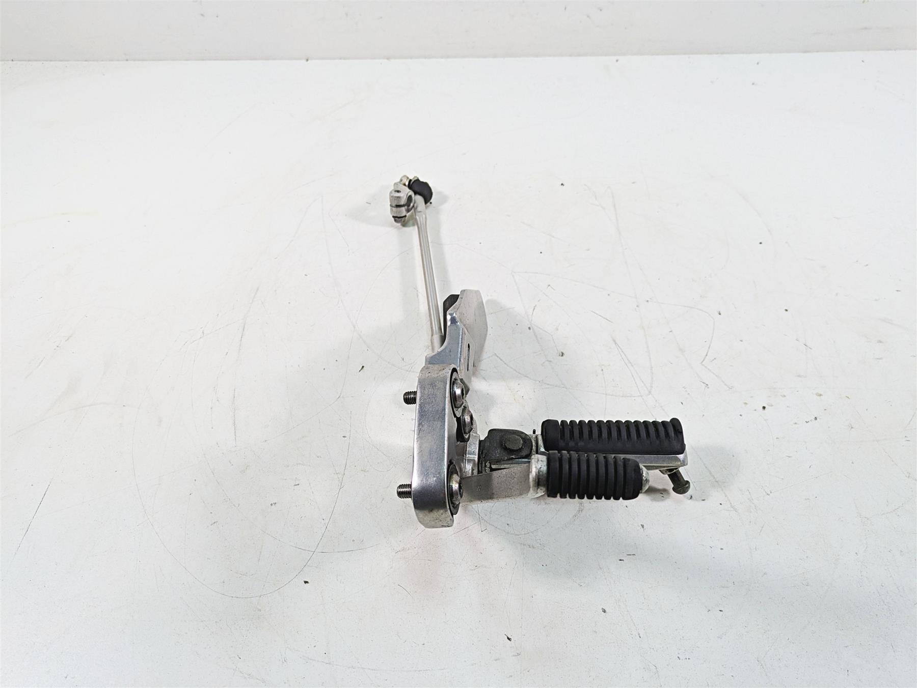 2002 Yamaha FZ1 FZS1000 Fazer Left Rider Footpeg Shifter Set 5LV-27442-00-00 {{ shop.shopifyCountryName }} - Mototech271