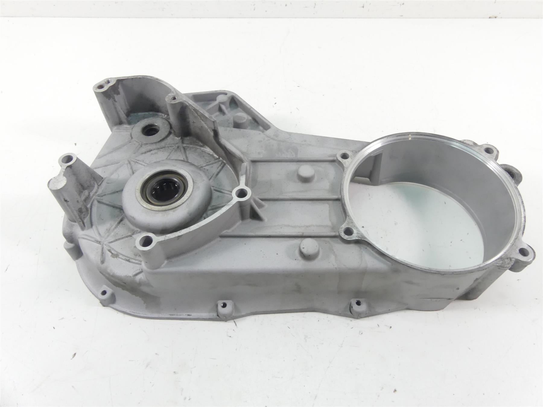2005 Harley Touring CVO FLHTCSE Electra Glide Inner Primary Drive Cover 60677-01 {{ shop.shopifyCountryName }} - Mototech271