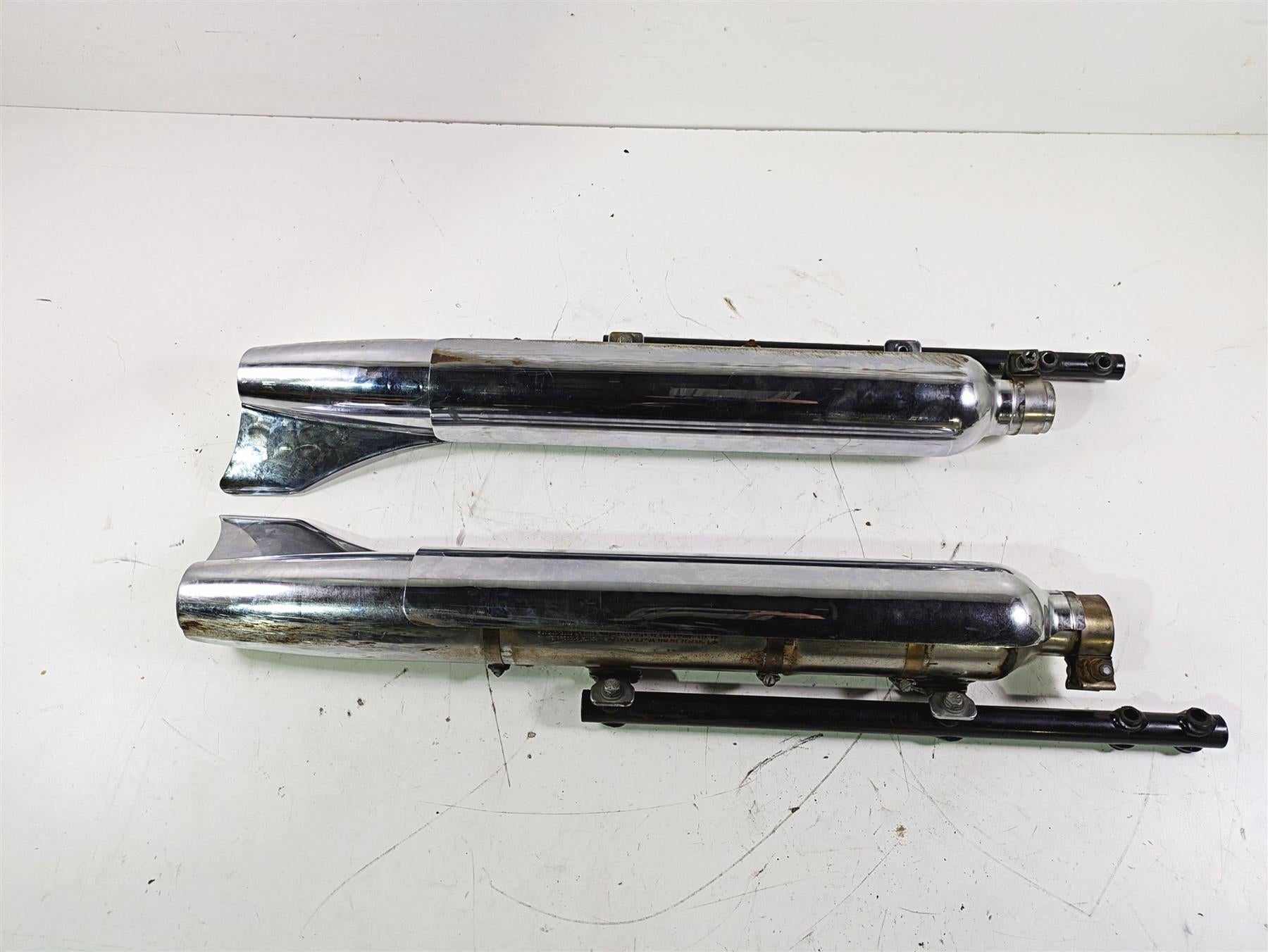 2005 Harley Softail FLSTSCI Heritage Springer Exhaust Pipe Muffler READ 65751-05 {{ shop.shopifyCountryName }} - Mototech271
