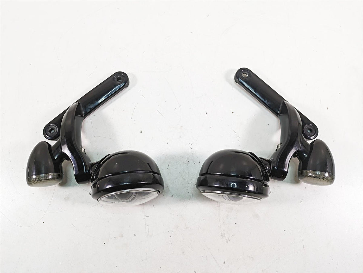 2018 Harley Touring FLHXSE CVO Street Glide Front Blinker & Spot Lights 68000021 {{ shop.shopifyCountryName }} - Mototech271