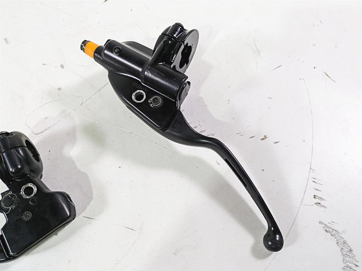 2008 Harley Touring FLHTCU E-Glide 105TH Front Brake Master Cylinder 44551-08F {{ shop.shopifyCountryName }} - Mototech271