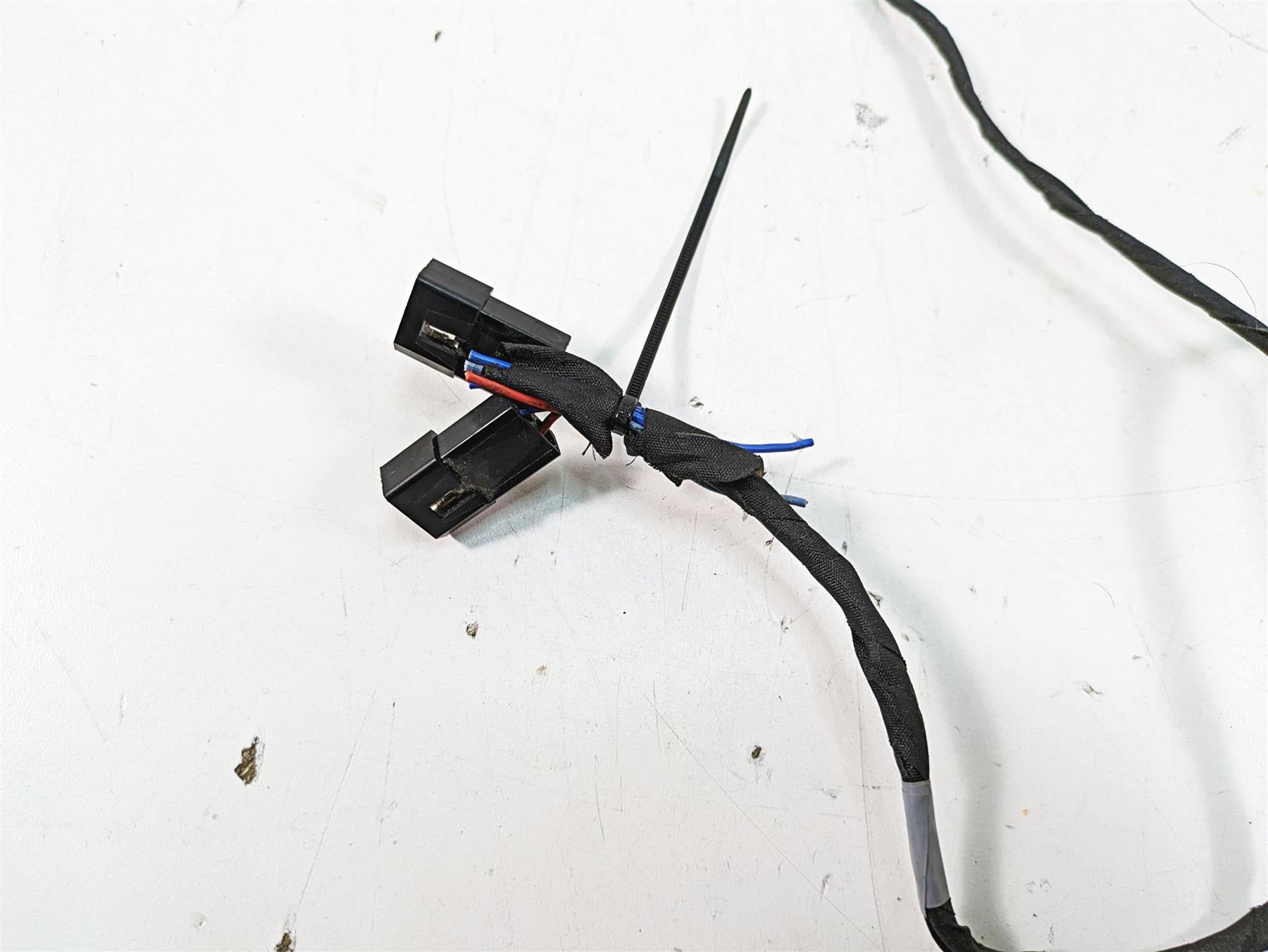 2020 Aprilia Tuono V4 Factory Front Blinker Left Turn Signal Blinker AP8127804 {{ shop.shopifyCountryName }} - Mototech271