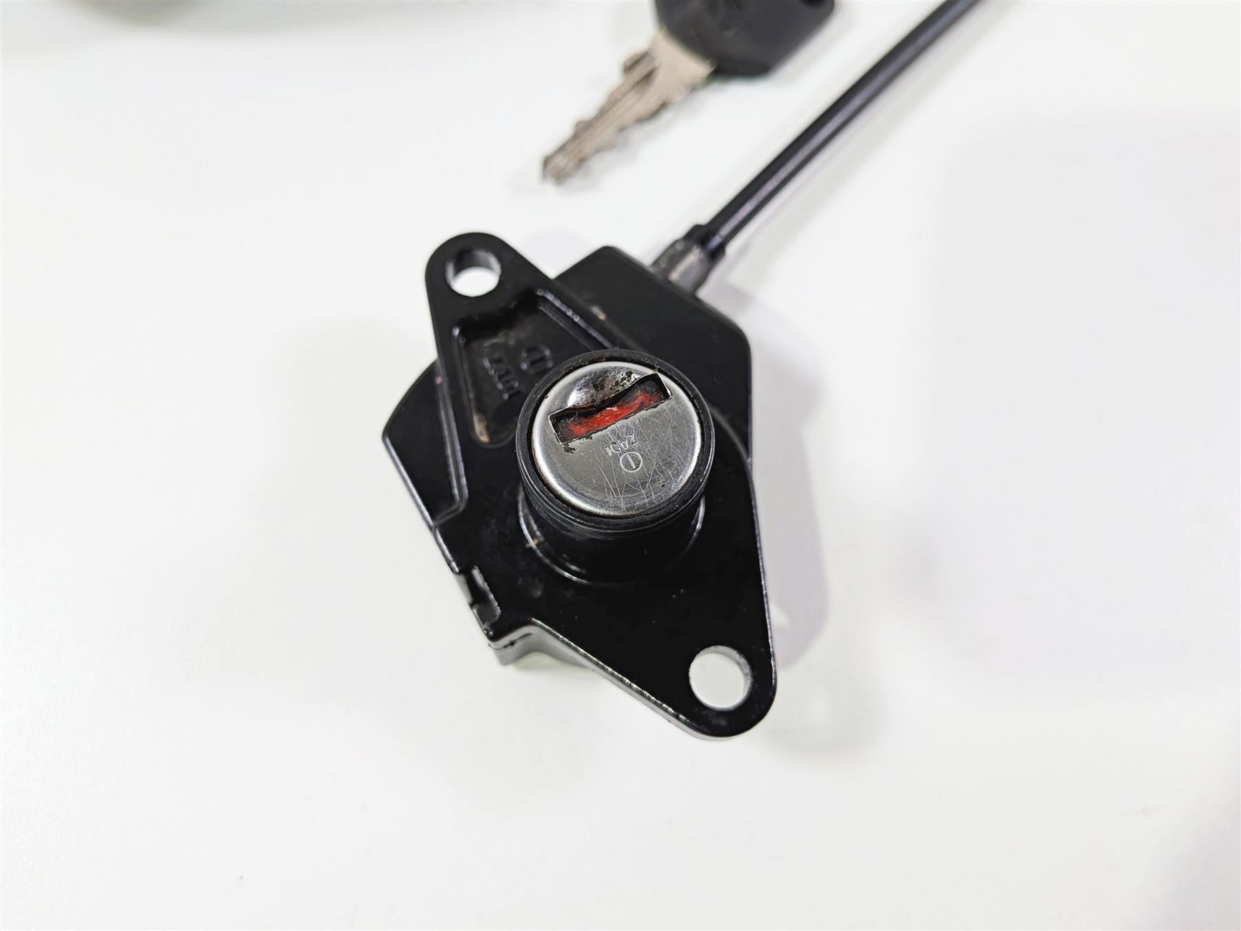 2005 KTM 950 LC8 Adventure Ignition Switch Gas Cap Seat Key Lock Set 60011066044 {{ shop.shopifyCountryName }} - Mototech271