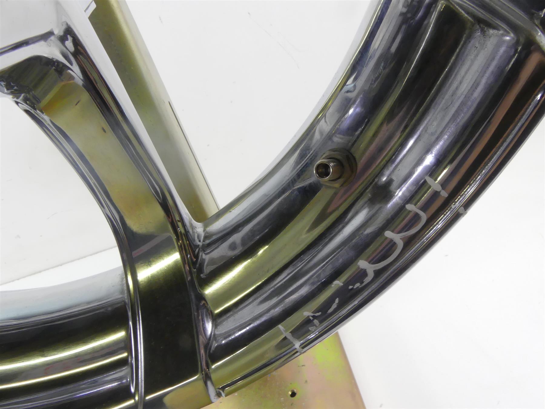 2010 Harley Touring FLHX Street Glide Front CVO 18x3.5 Chrome Wheel Rim -Read {{ shop.shopifyCountryName }} - Mototech271