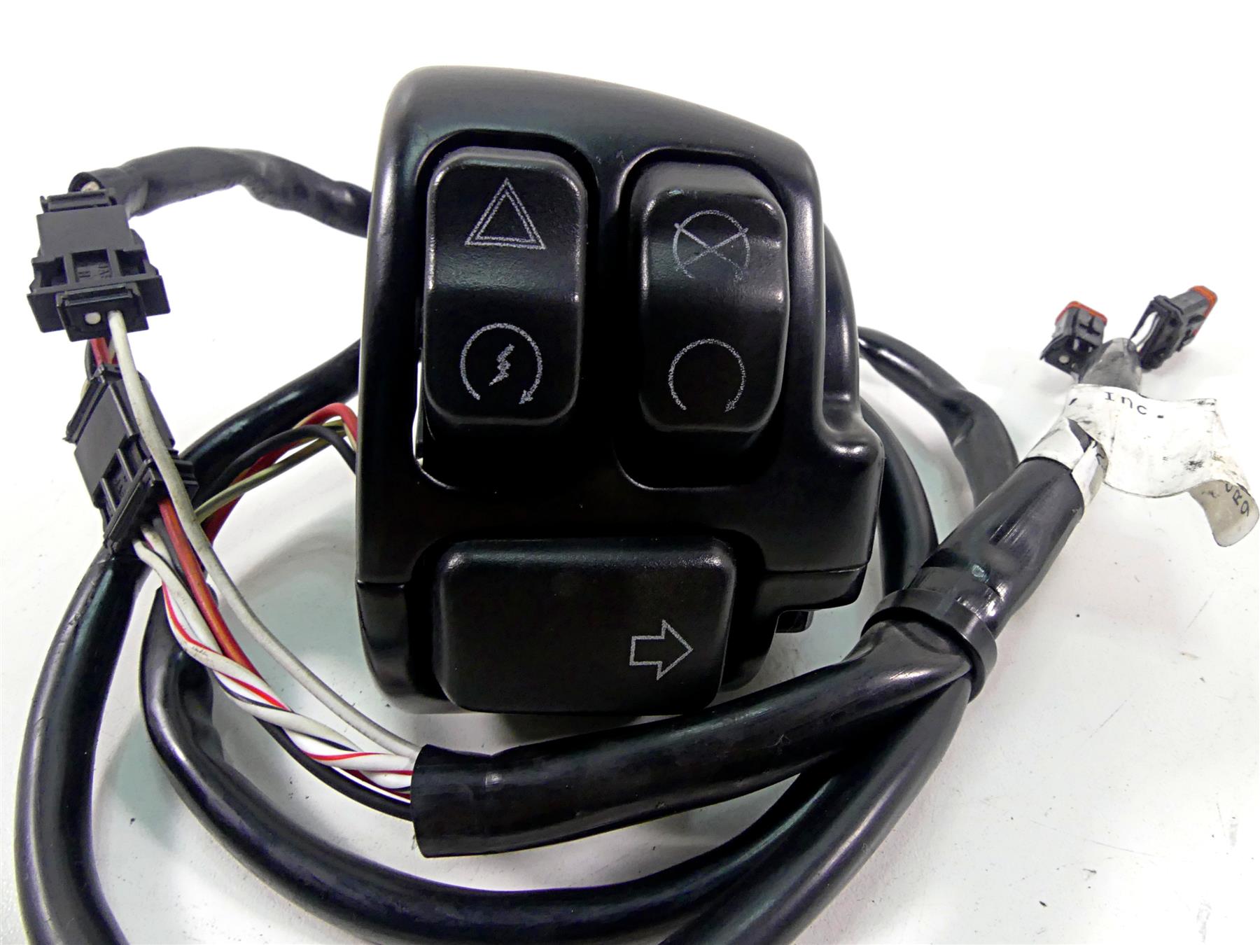 2016 Harley Softail FLS Slim Right Hand Start Stop Control Switch 71500297 {{ shop.shopifyCountryName }} - Mototech271