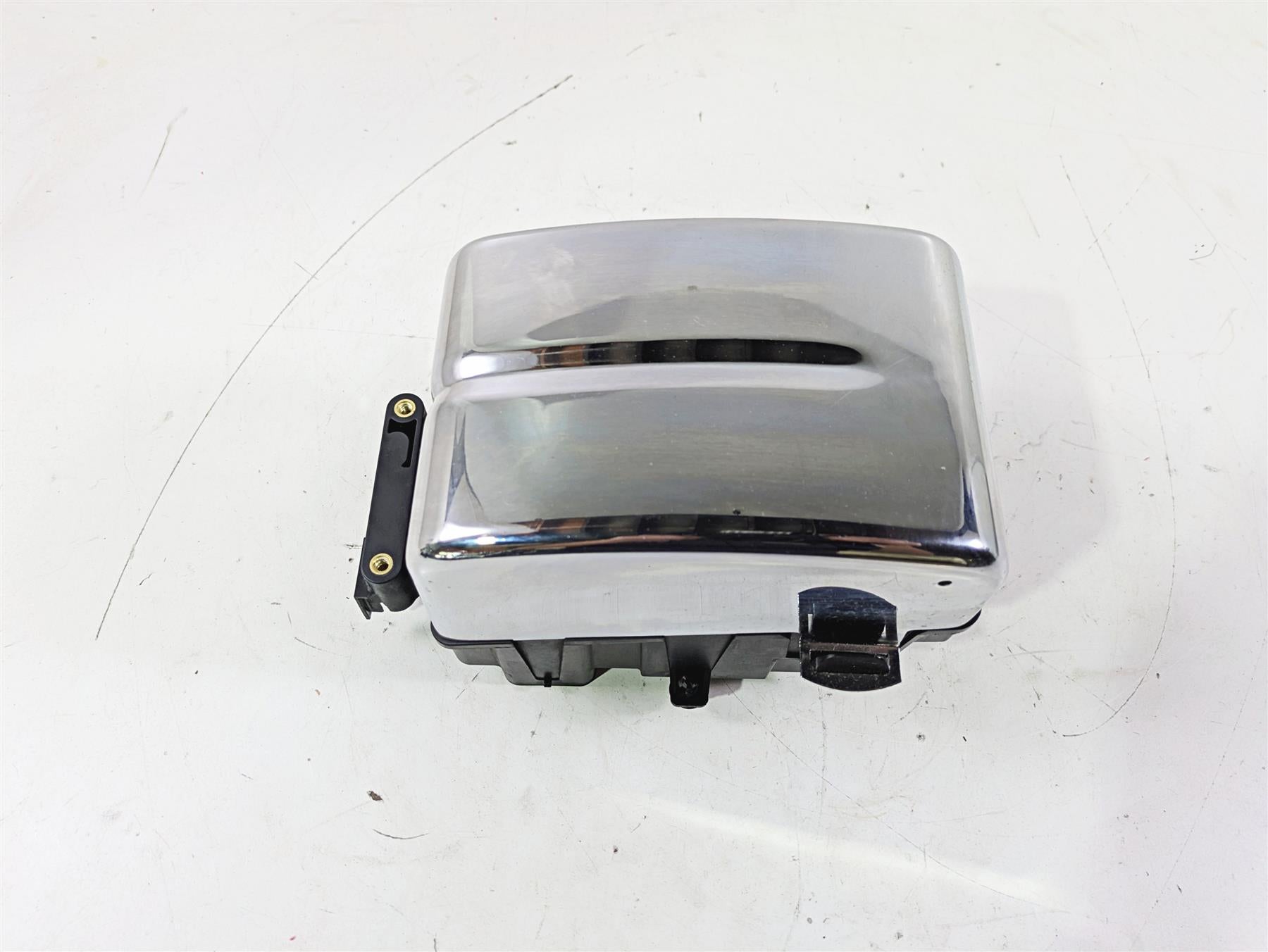 2015 Harley FXDL Dyna Low Rider Electric Holder Tray & Chrome Cover 70367-12