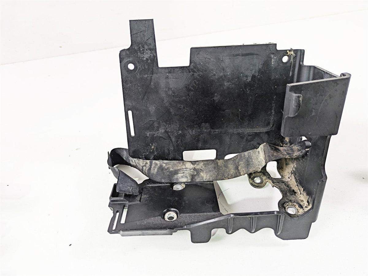 2018 Harley FLHCS Softail Heritage 115th Plastic Electric Holder Set 69201675 {{ shop.shopifyCountryName }} - Mototech271
