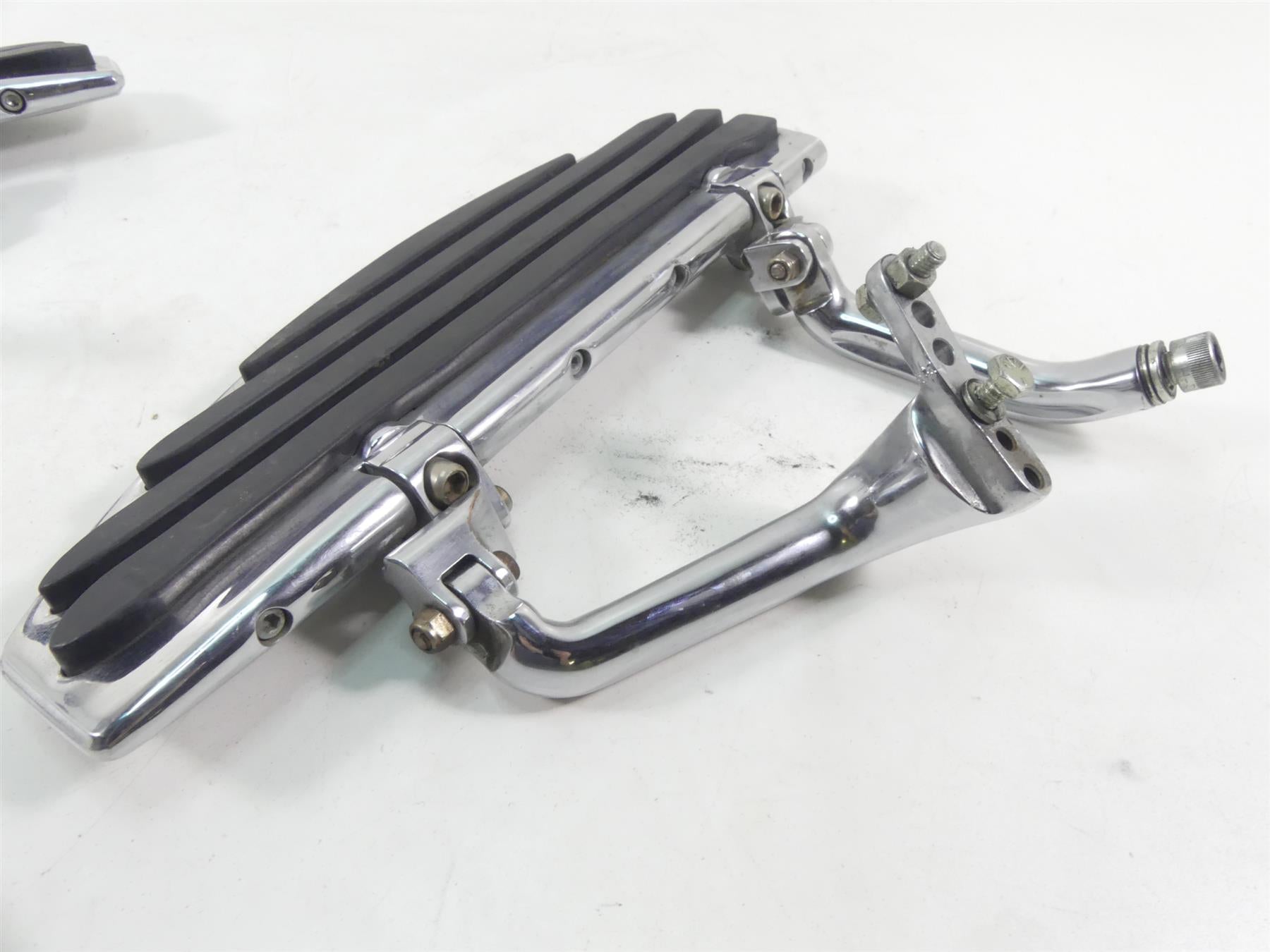 2004 Harley FLHTC SE CVO Electra Glide Front Rider Adjustable Floor Board Set {{ shop.shopifyCountryName }} - Mototech271