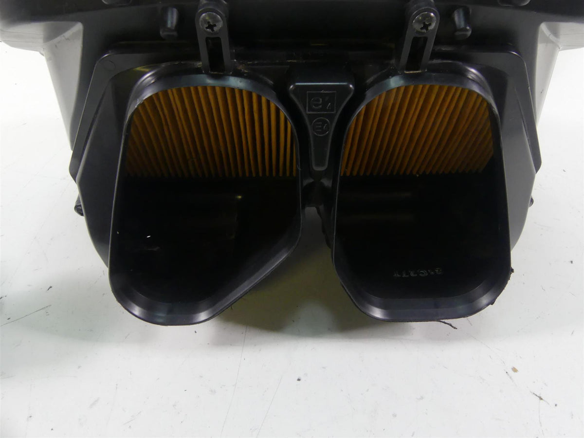 2021 Honda CBR600RR Air Box Filter Cleaner Breather & Injectors 17220-MFJ-D00 {{ shop.shopifyCountryName }} - Mototech271