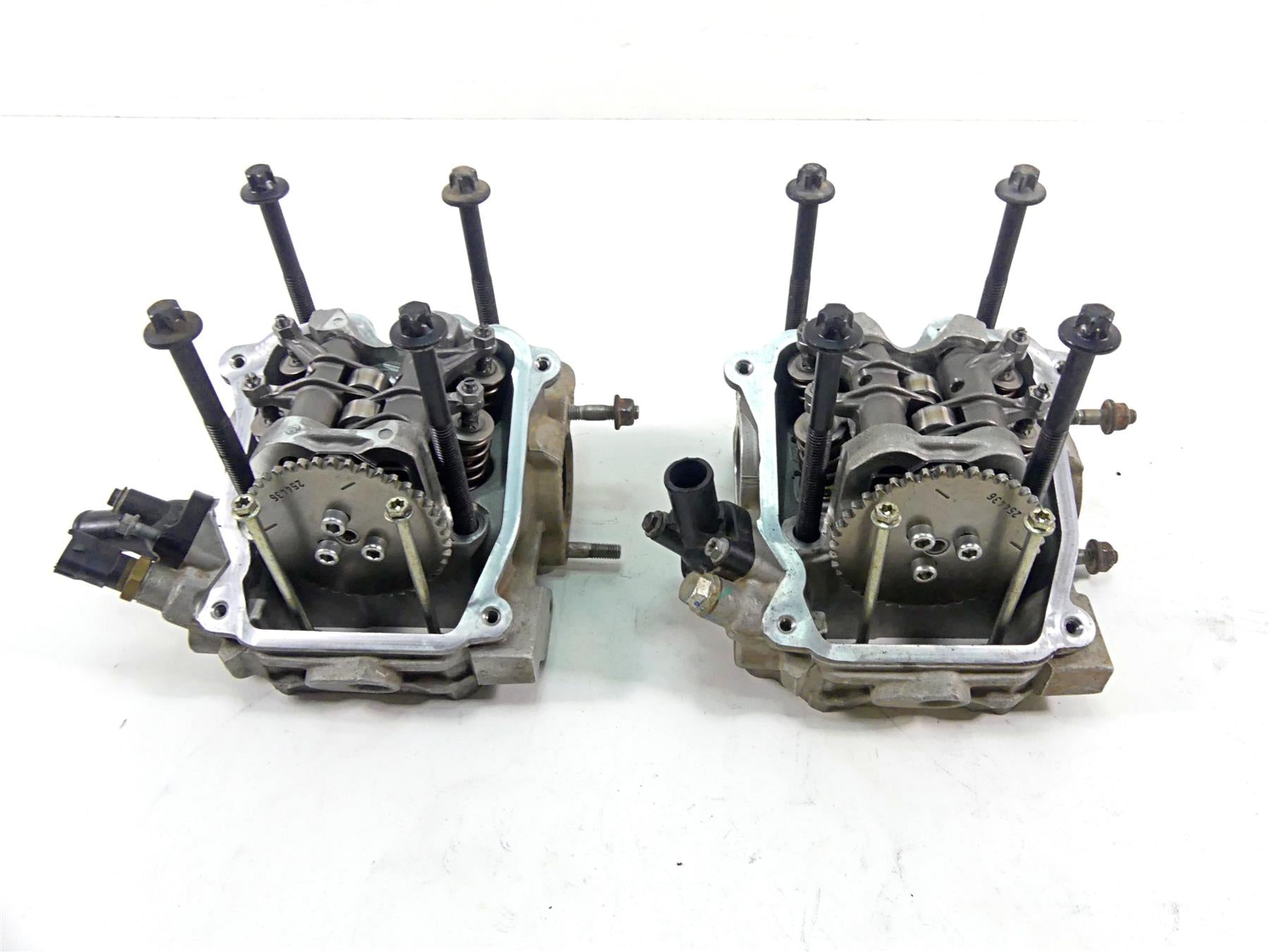 2018 Can Am Commander 1000R XT Cylinderhead Cylinder Head Set -1k Only 420413106 {{ shop.shopifyCountryName }} - Mototech271