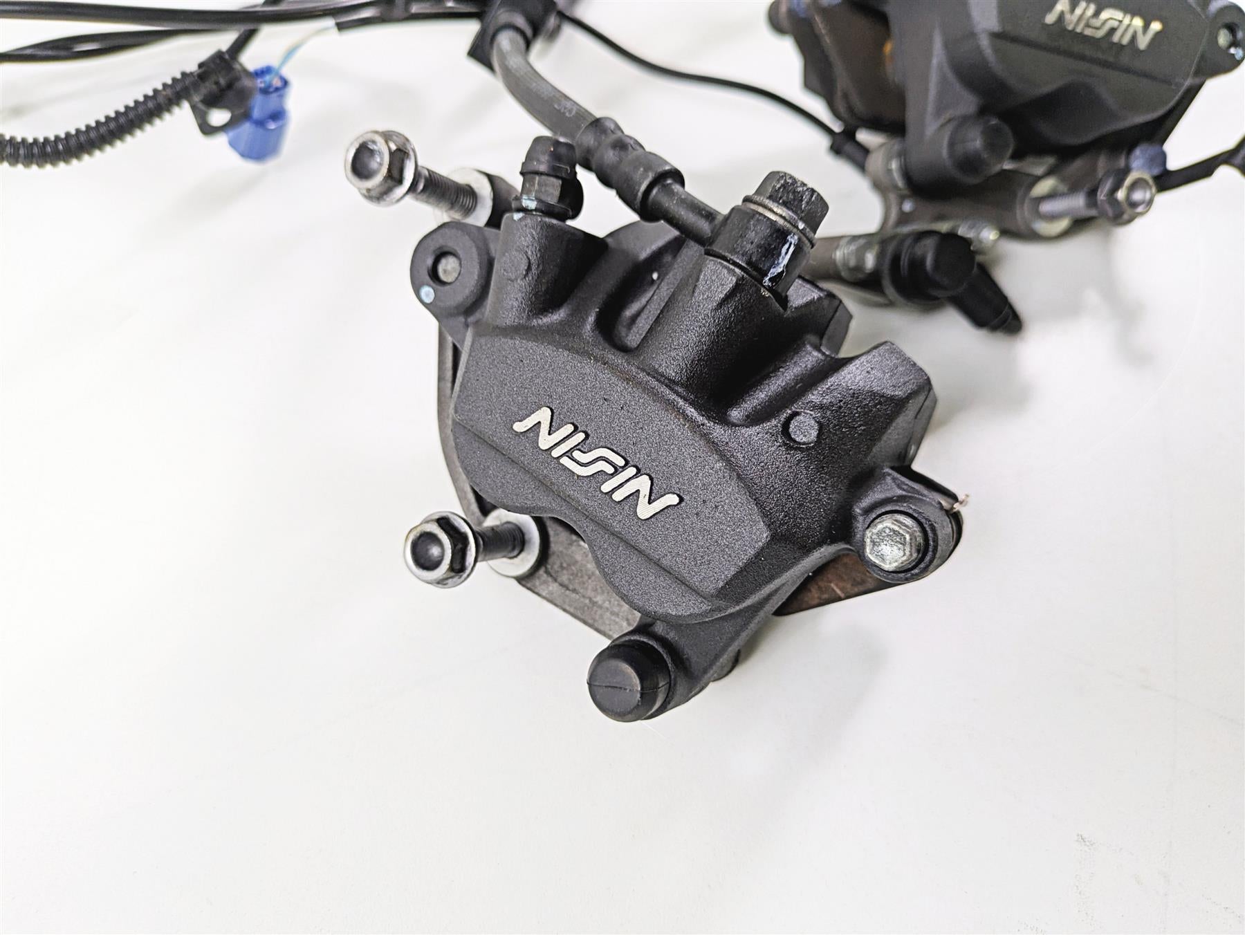 2016 Honda CBR650 F Front Brake Caliper Set - Nissin 45250-MJE-D11 45150-MJE-D01 {{ shop.shopifyCountryName }} - Mototech271