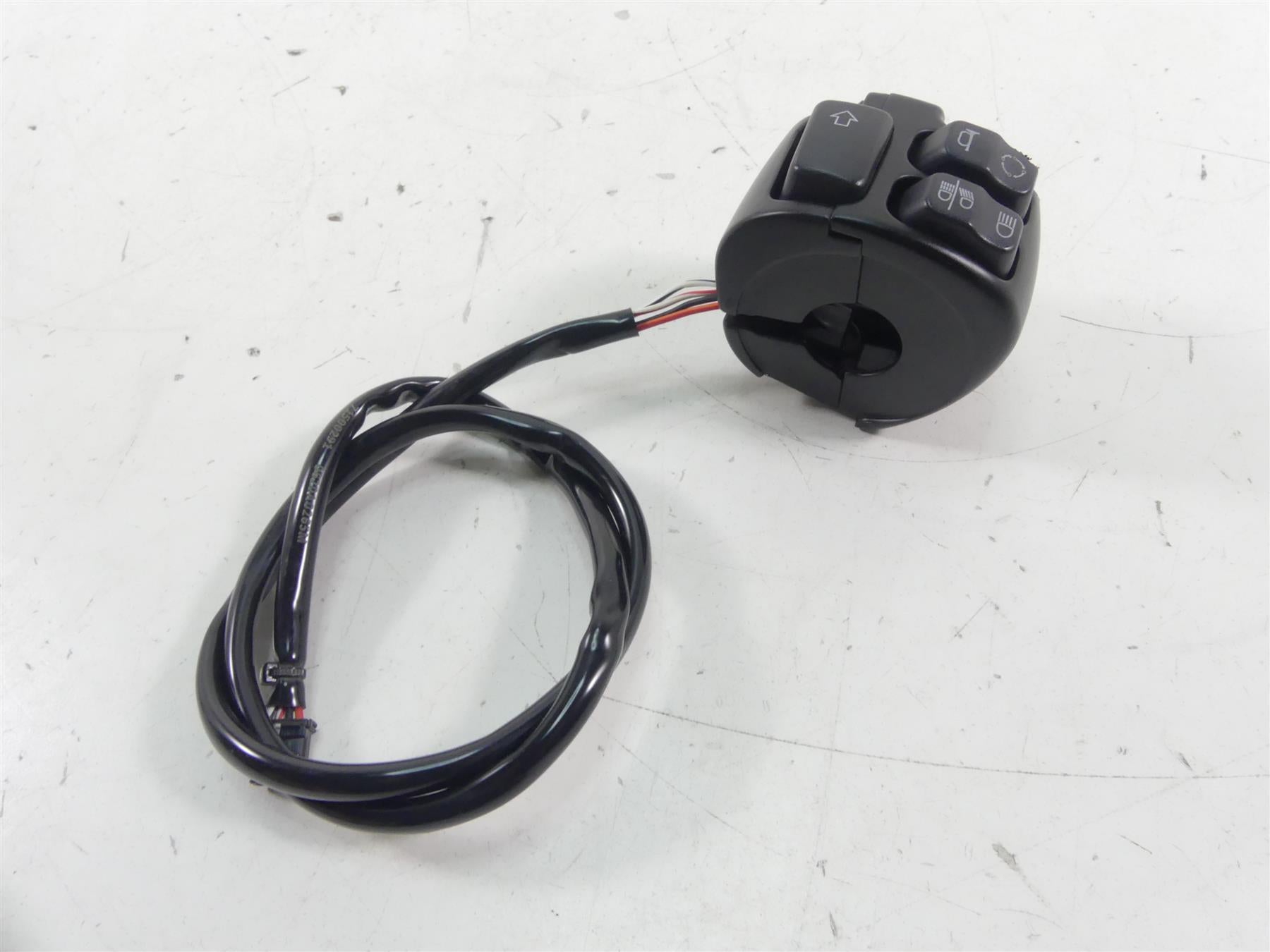 2020 Harley XL1200 CX Sportster Roadster Left Hand Control Switch -Read 71500292 {{ shop.shopifyCountryName }} - Mototech271