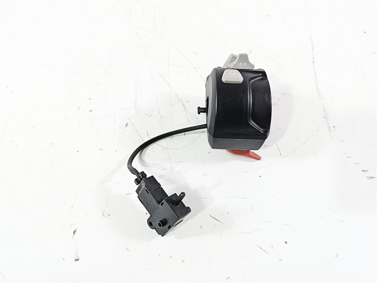 2020 Triumph Daytona 765 Moto2 Left Hand Control Switch T2044339 {{ shop.shopifyCountryName }} - Mototech271