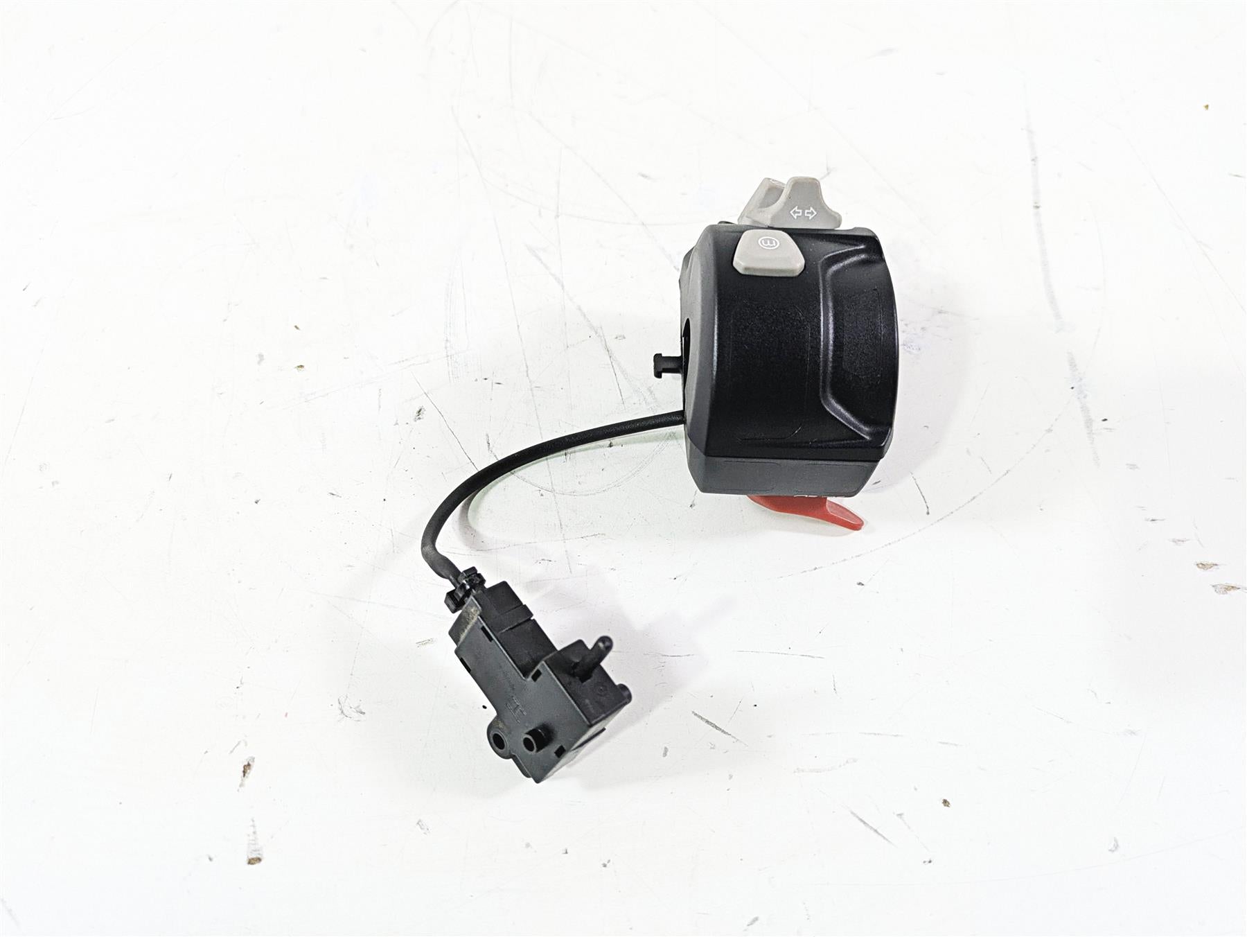2020 Triumph Daytona 765 Moto2 Left Hand Control Switch T2044339 {{ shop.shopifyCountryName }} - Mototech271