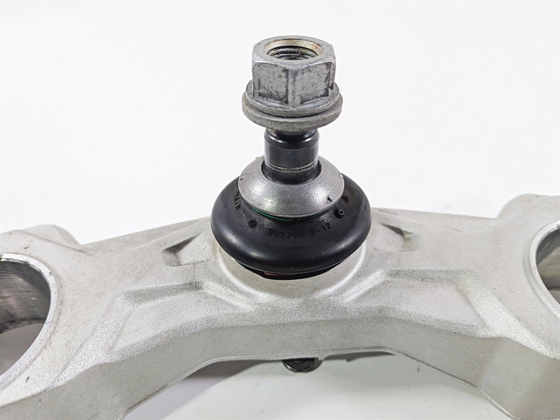 2016 BMW R1200RT RT RTW K52 Lower Triple Tree Clamp & Ball Joint 31428549492 {{ shop.shopifyCountryName }} - Mototech271