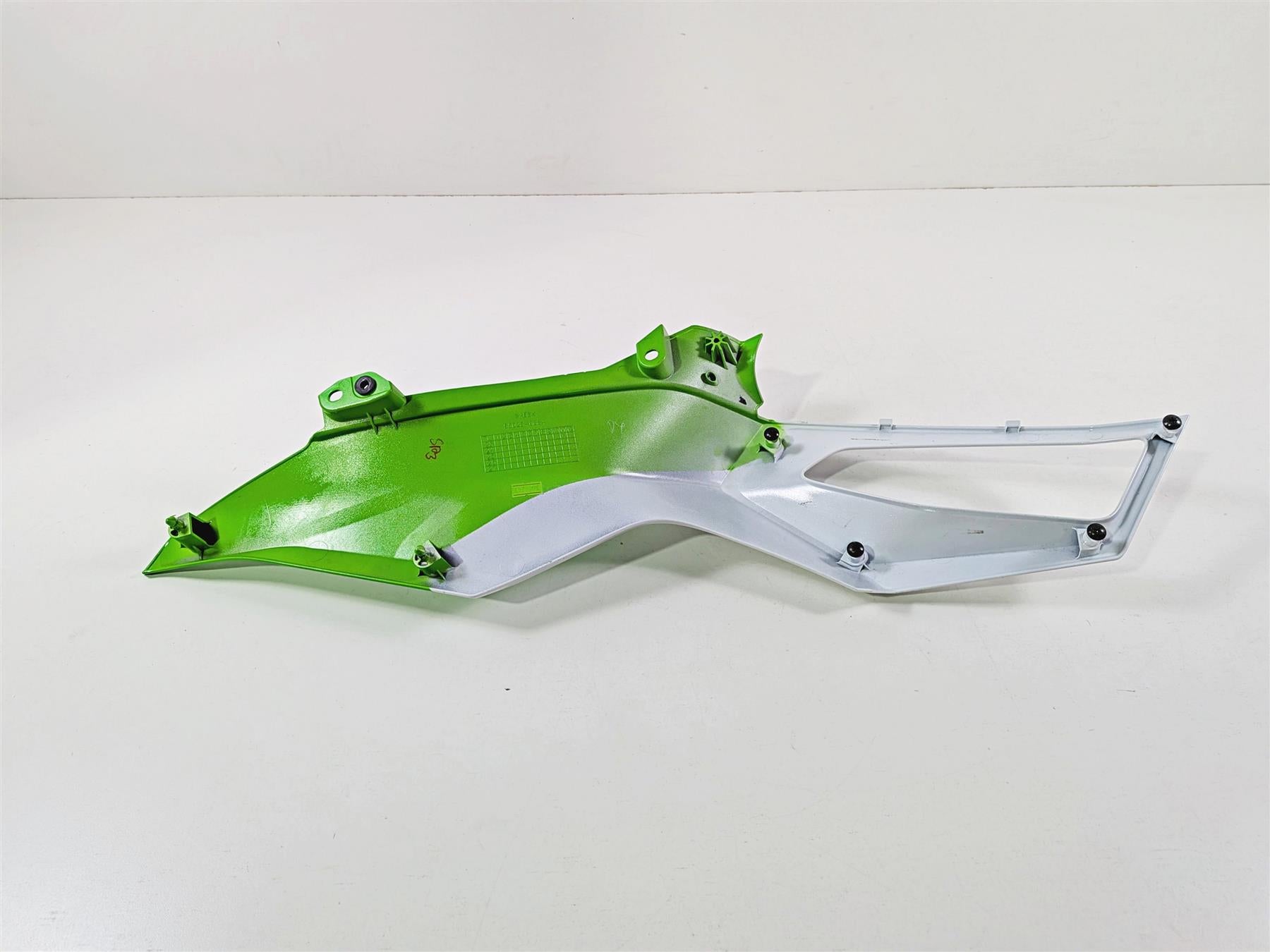 2024 Kawasaki EX500 Ninja 40th An. Left Mid Side Cover Fairing Cowl 55028-0884 {{ shop.shopifyCountryName }} - Mototech271