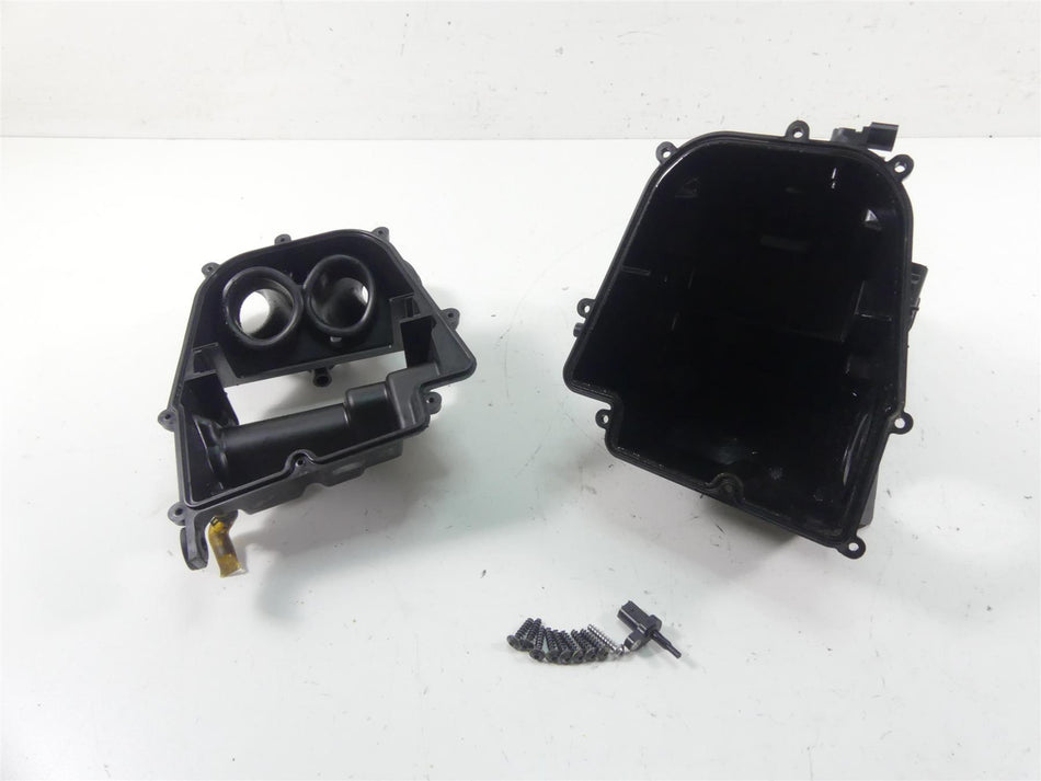 2017 Triumph Thruxton 1200 R Air Box Cleaner Breather Filter T2201106 {{ shop.shopifyCountryName }} - Mototech271