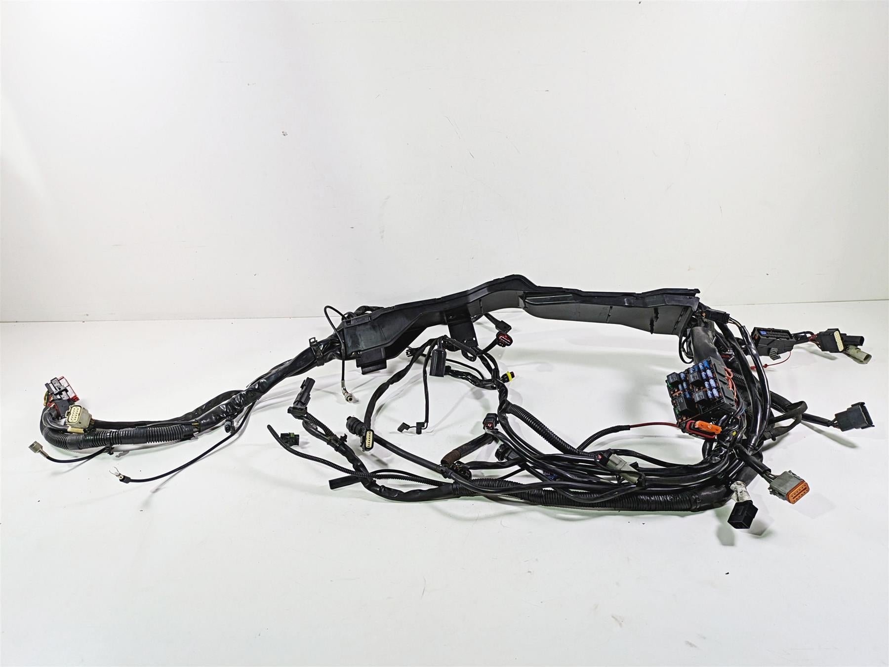 2010 Harley Touring FLHTK Electra Glide Main Wiring Harness Abs - Read 70121-10 {{ shop.shopifyCountryName }} - Mototech271