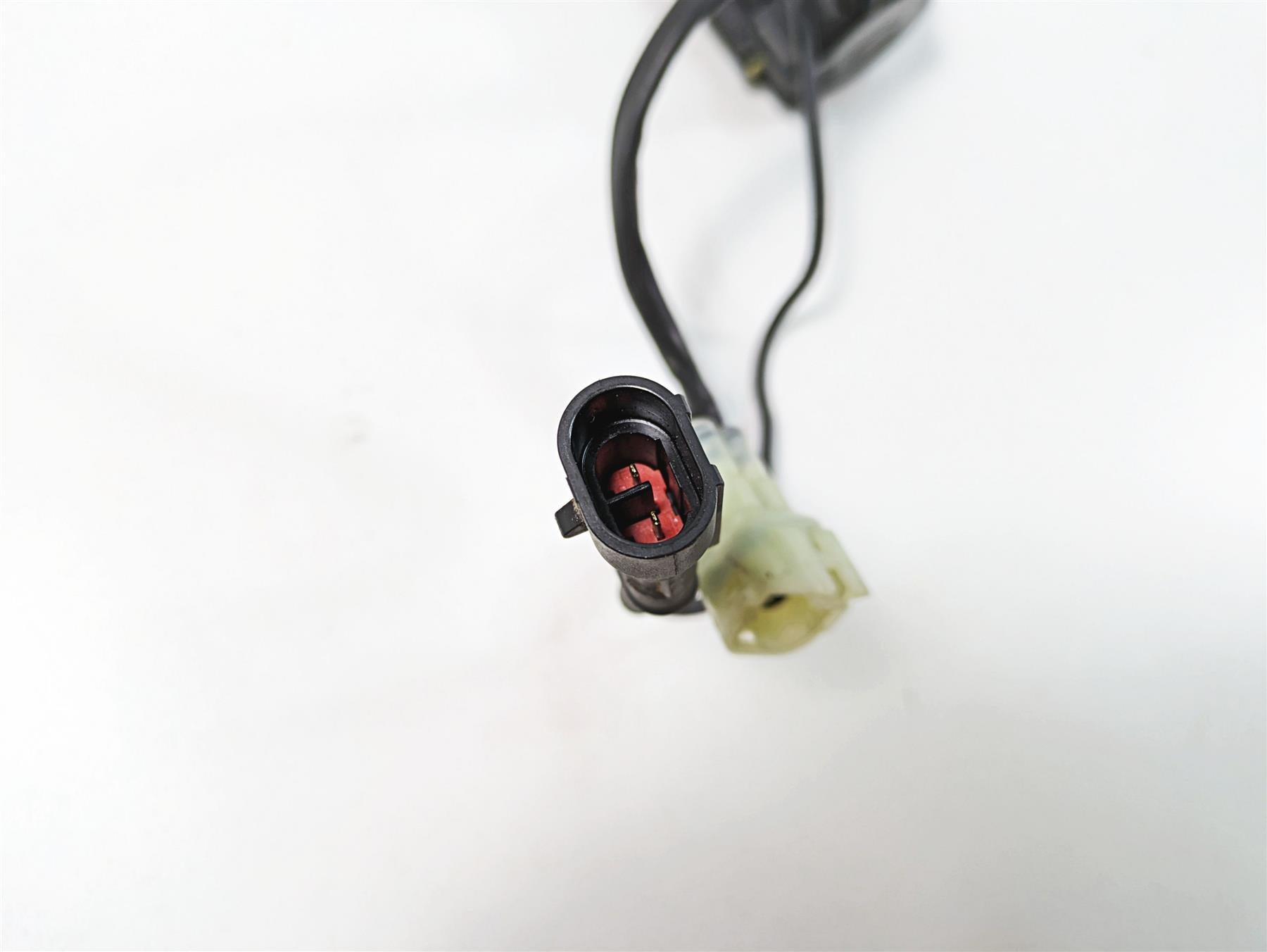 2020 Ducati Hypermotard 950 SP Ignition Switch Antenna - No Key! 65240321A {{ shop.shopifyCountryName }} - Mototech271