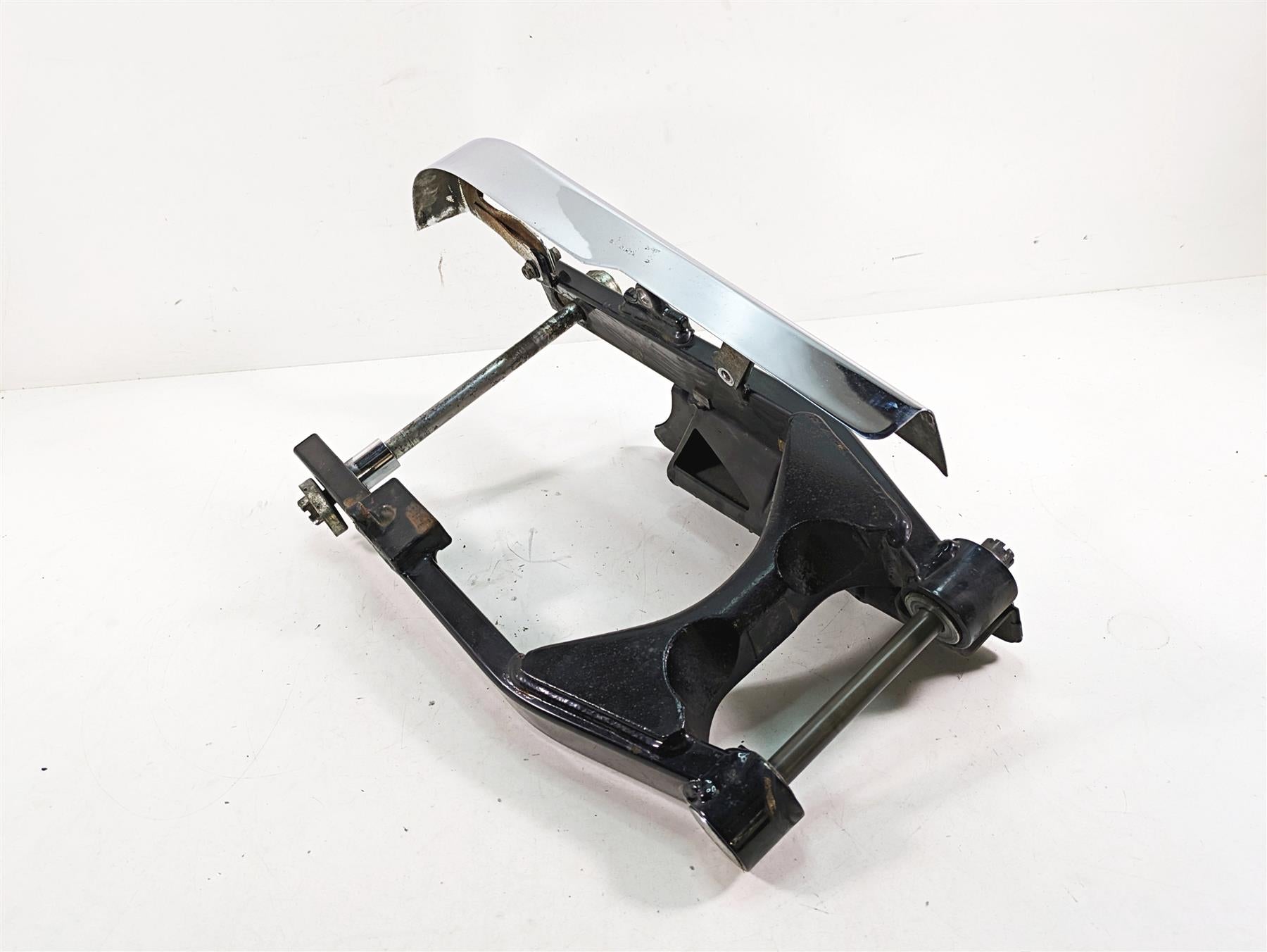 1999 Harley Dyna FXDL Low Rider Rear Swingarm & 3/4" Axle 47820-90A {{ shop.shopifyCountryName }} - Mototech271