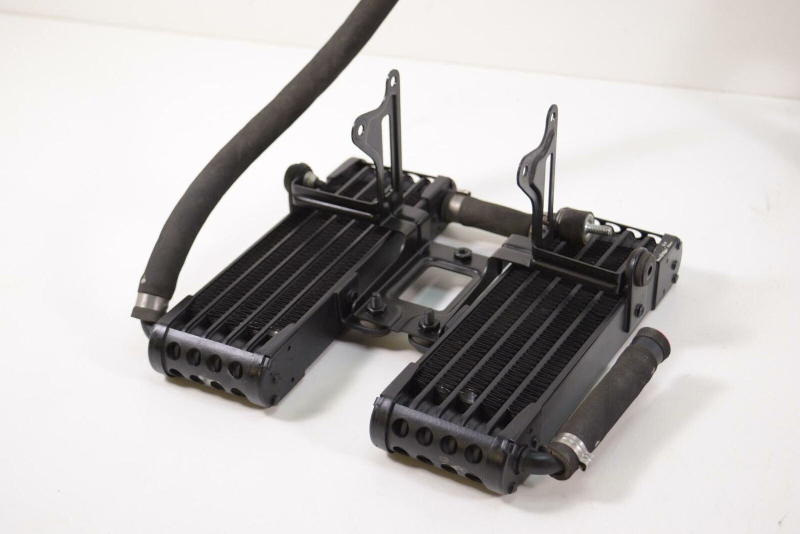 2008 Aprilia RSV2 RSV1000 R Oil Cooler Radiator & Cover AP8104341 AP8104452 {{ shop.shopifyCountryName }} - Mototech271