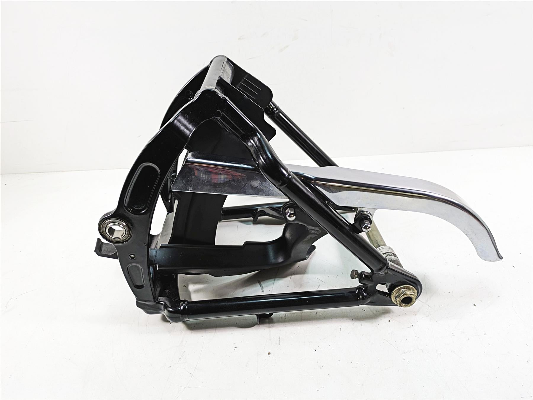 2013 Harley Softail FLSTC Heritage Classic Rear Swingarm & Guards 47573-11BHP {{ shop.shopifyCountryName }} - Mototech271