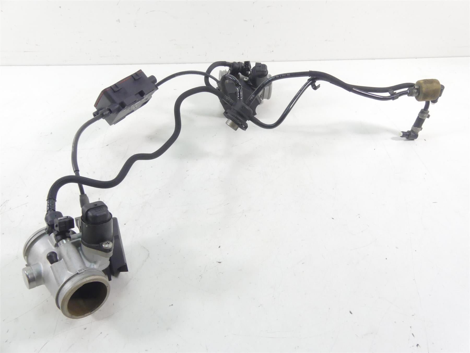 2008 BMW R1200GS K25 Bing Throttle Body Set & Cables 13547672731 13547672732 {{ shop.shopifyCountryName }} - Mototech271