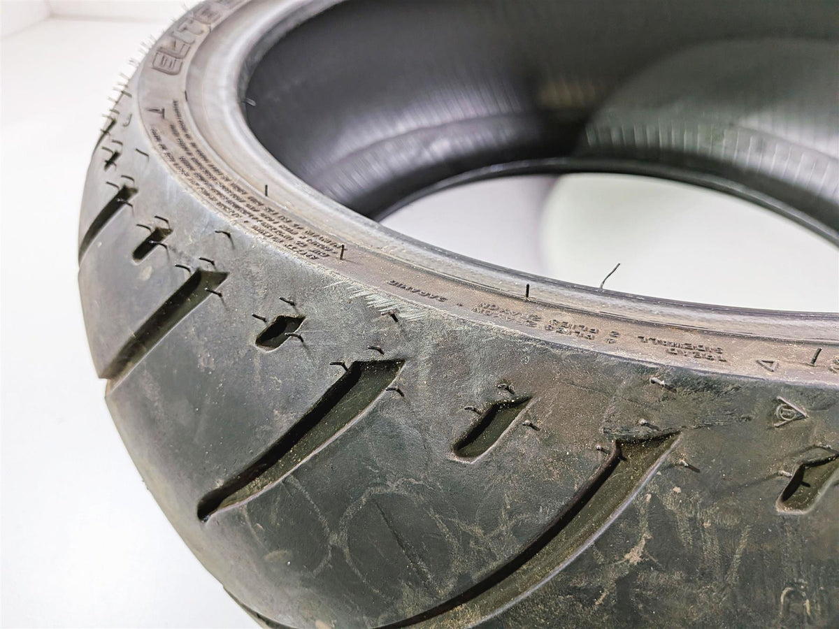 Used Rear Motorcycle Tire Dunlop Elite 3 240/40R18 669534 {{ shop.shopifyCountryName }} - Mototech271