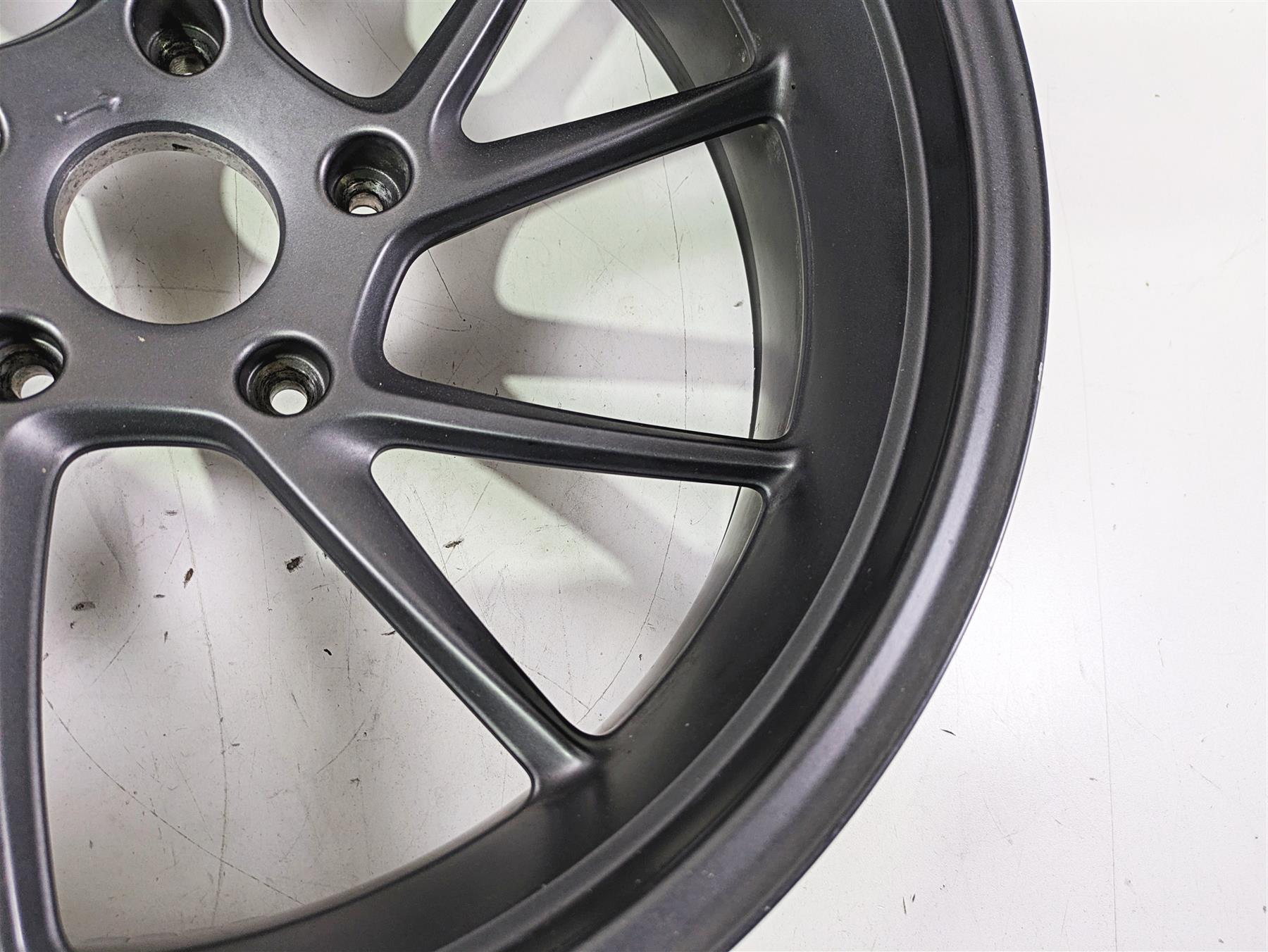 2016 BMW R1200RS K54 Straight Rear Wheel Rim 17x5.5 36318556340 {{ shop.shopifyCountryName }} - Mototech271