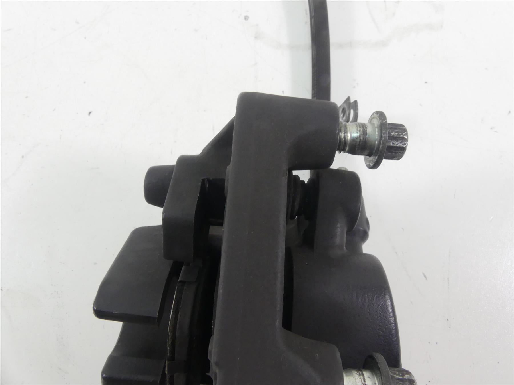 2007 Harley Sportster XL1200 Nightster Front Brake Caliper & Line 44121-07A {{ shop.shopifyCountryName }} - Mototech271
