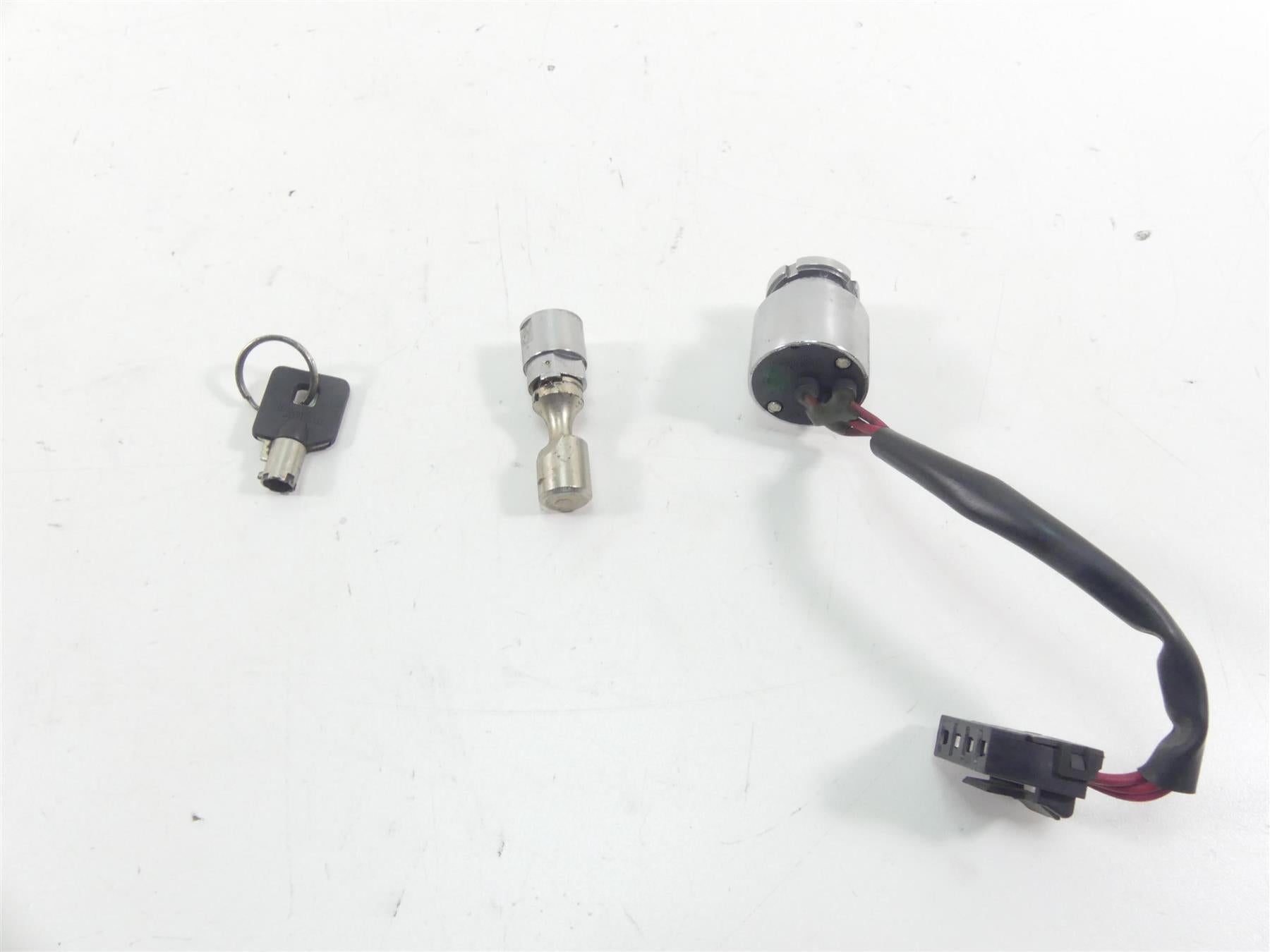 2003 Harley Dyna 100TH FXDL Low Rider Ignition Switch Lock Key Set 71421-94 {{ shop.shopifyCountryName }} - Mototech271