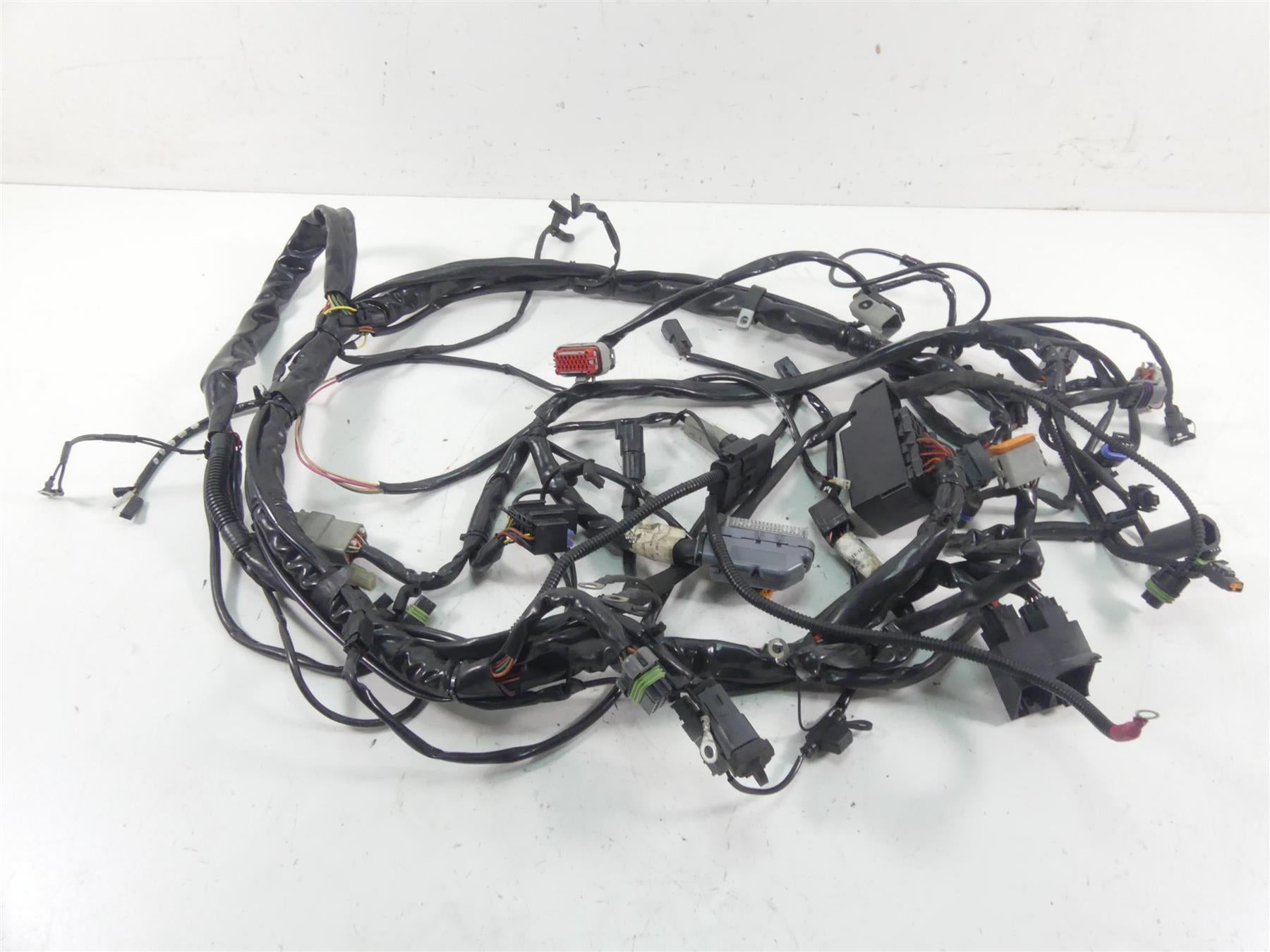 2005 Harley Touring CVO FLHTCSE Electra Glide Wiring Harness Loom 70985-04 {{ shop.shopifyCountryName }} - Mototech271