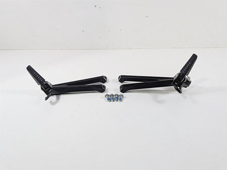 2024 Suzuki GSXR600 Passenger Footpeg Foot Peg Rest Set 43600-14J30 43700-14J30 {{ shop.shopifyCountryName }} - Mototech271