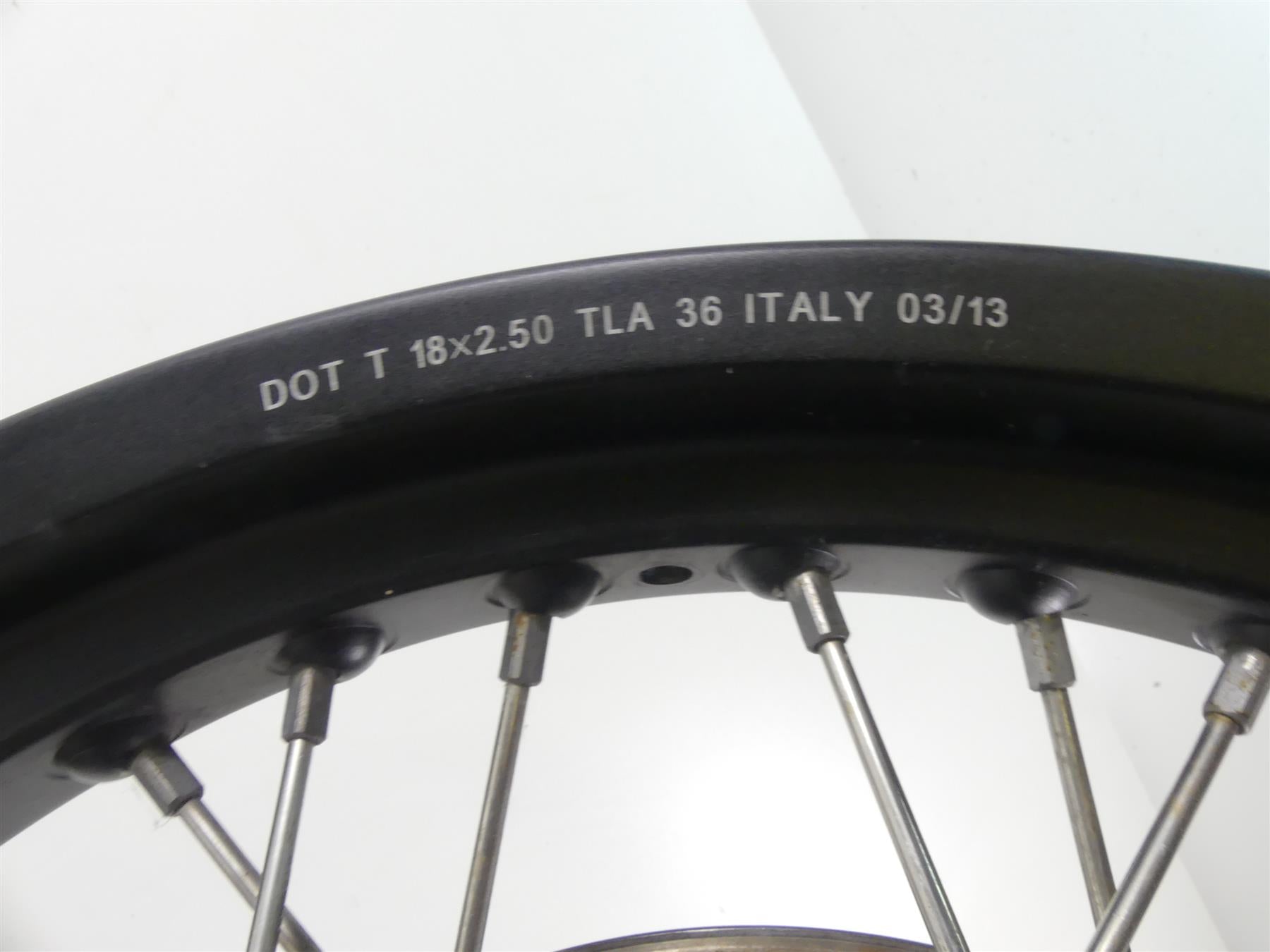 2016 Moto Guzzi V7 II Special 750 Front Spoke Wheel Rim 18x2.5 - Read B063702 {{ shop.shopifyCountryName }} - Mototech271