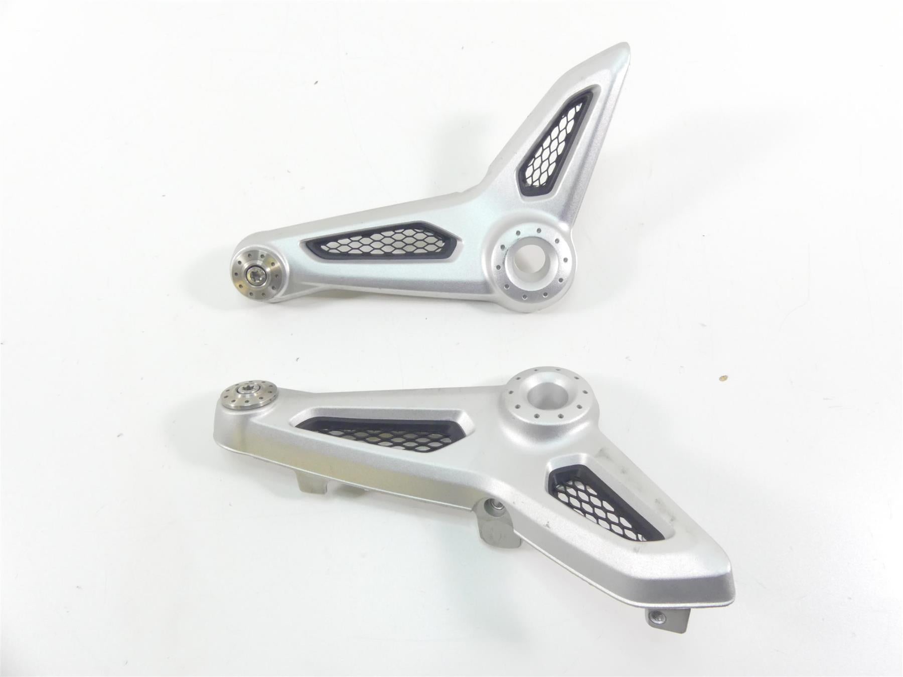 2016 BMW R nineT R9T K21 Front Rider Seat Support Brackets Set 46638531189 {{ shop.shopifyCountryName }} - Mototech271