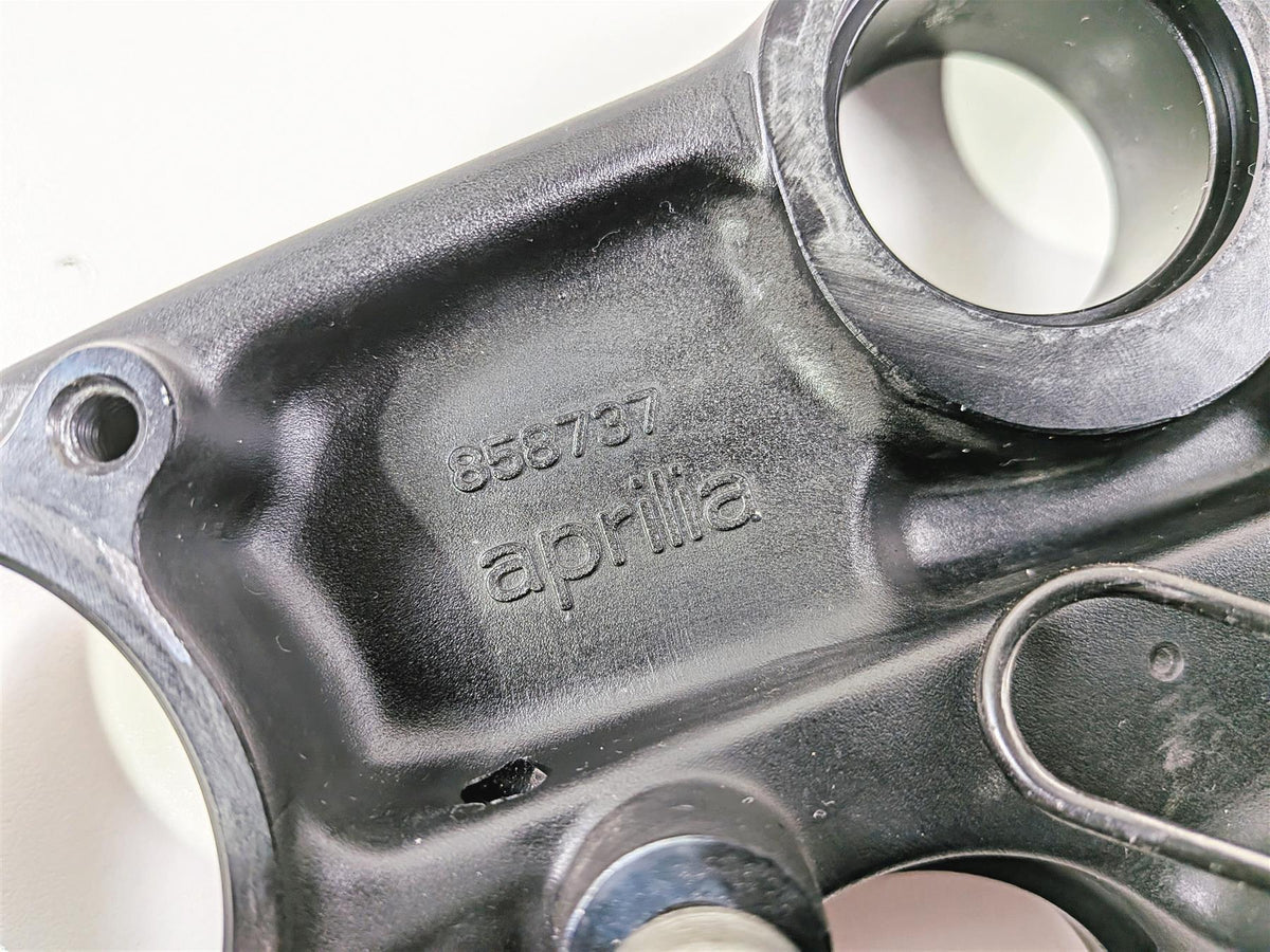 2018 Aprilia RSV4 RR Upper Triple Tree Steering Clamp 2B003830 858737 {{ shop.shopifyCountryName }} - Mototech271