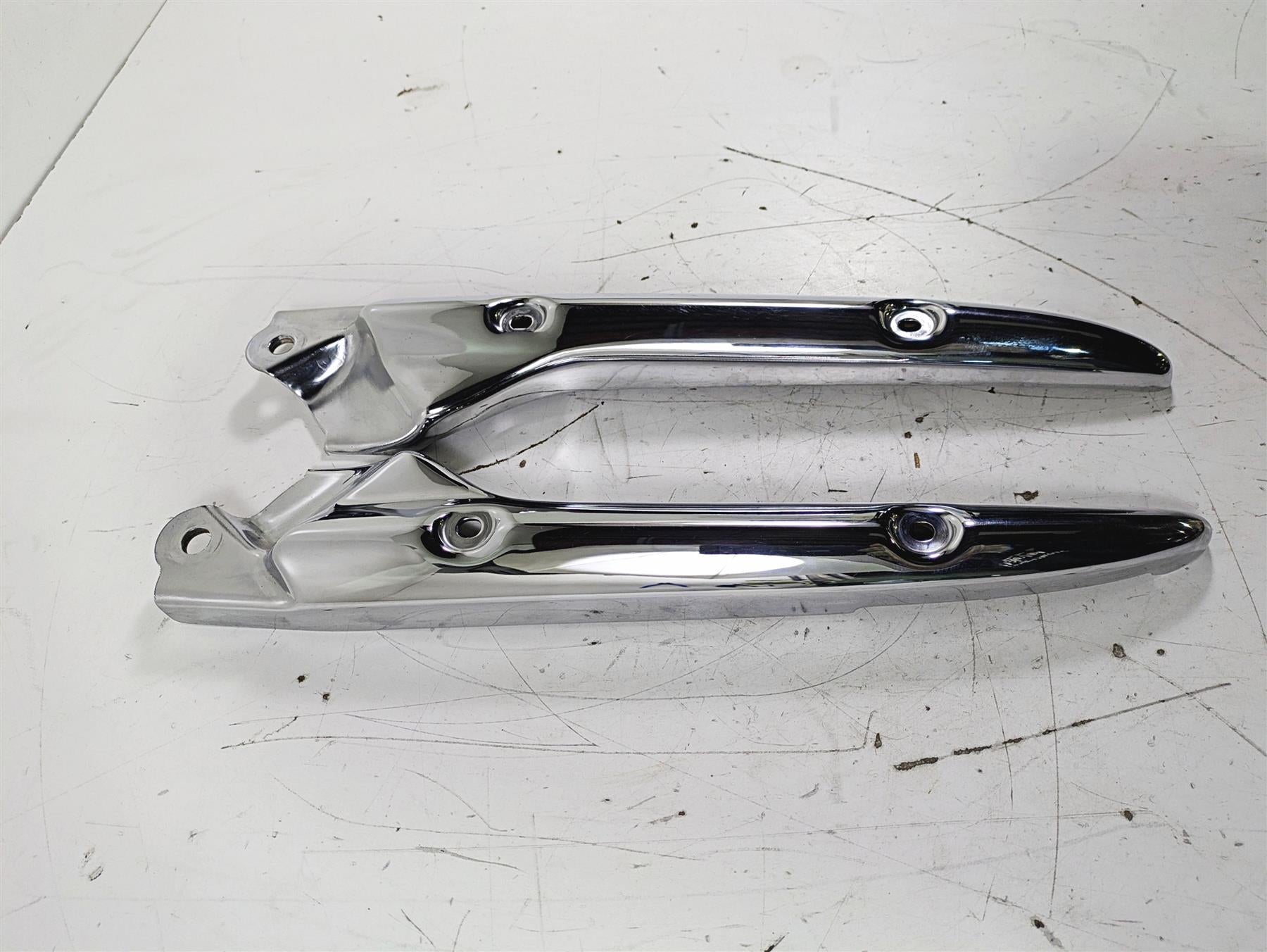 2002 Honda GL1500 CD Valkyrie Deluxe Rear Fender Struts Braces Set 77330-MZ0-A40 {{ shop.shopifyCountryName }} - Mototech271