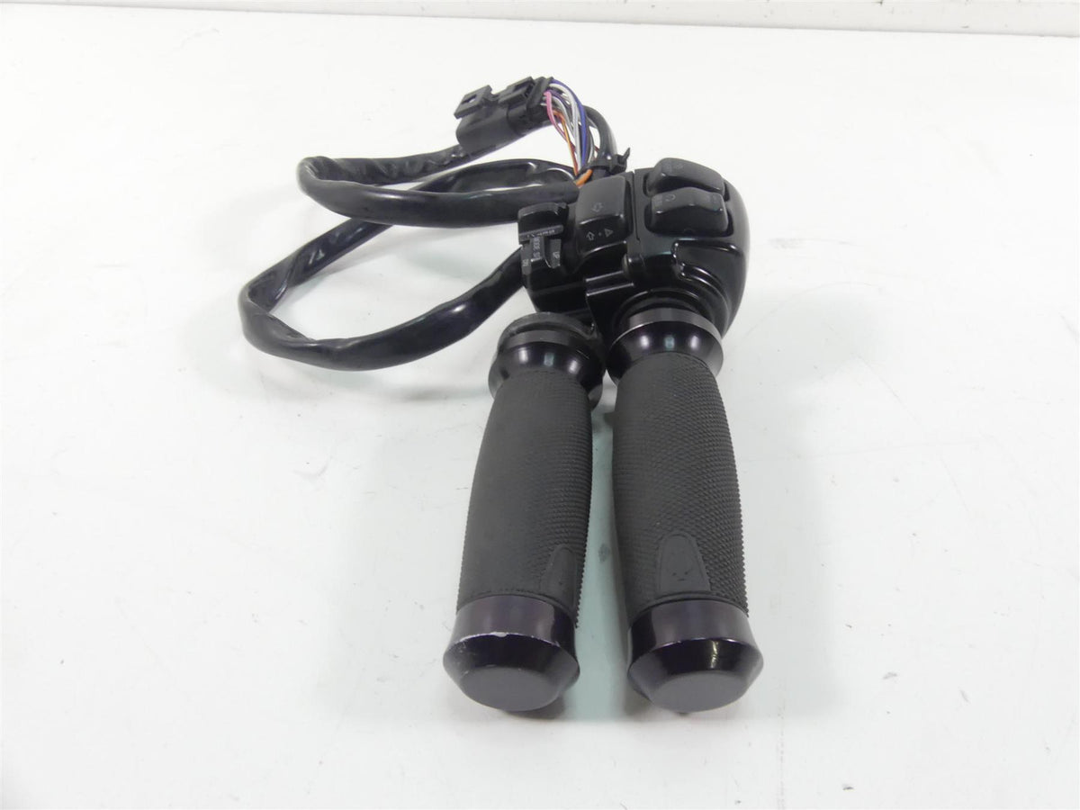 2013 Harley Touring FLTRX Road Glide Right Hand Cruise Control Switch 71684-06A {{ shop.shopifyCountryName }} - Mototech271
