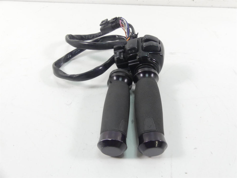 2013 Harley Touring FLTRX Road Glide Right Hand Cruise Control Switch 71684-06A {{ shop.shopifyCountryName }} - Mototech271