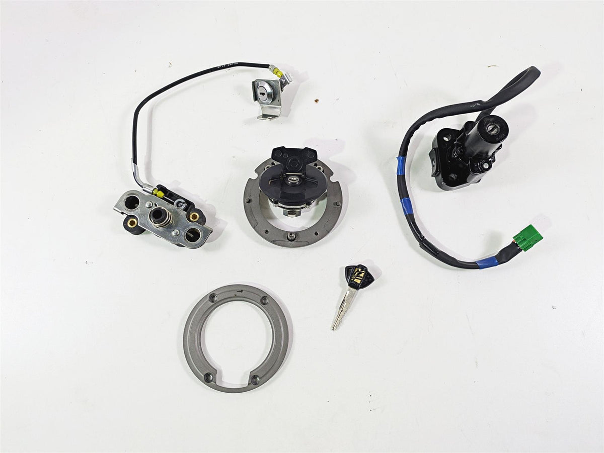 2023 Suzuki GSX1300 RR Hayabusa Ignition Switch Key Lock Set 37104-10820 {{ shop.shopifyCountryName }} - Mototech271