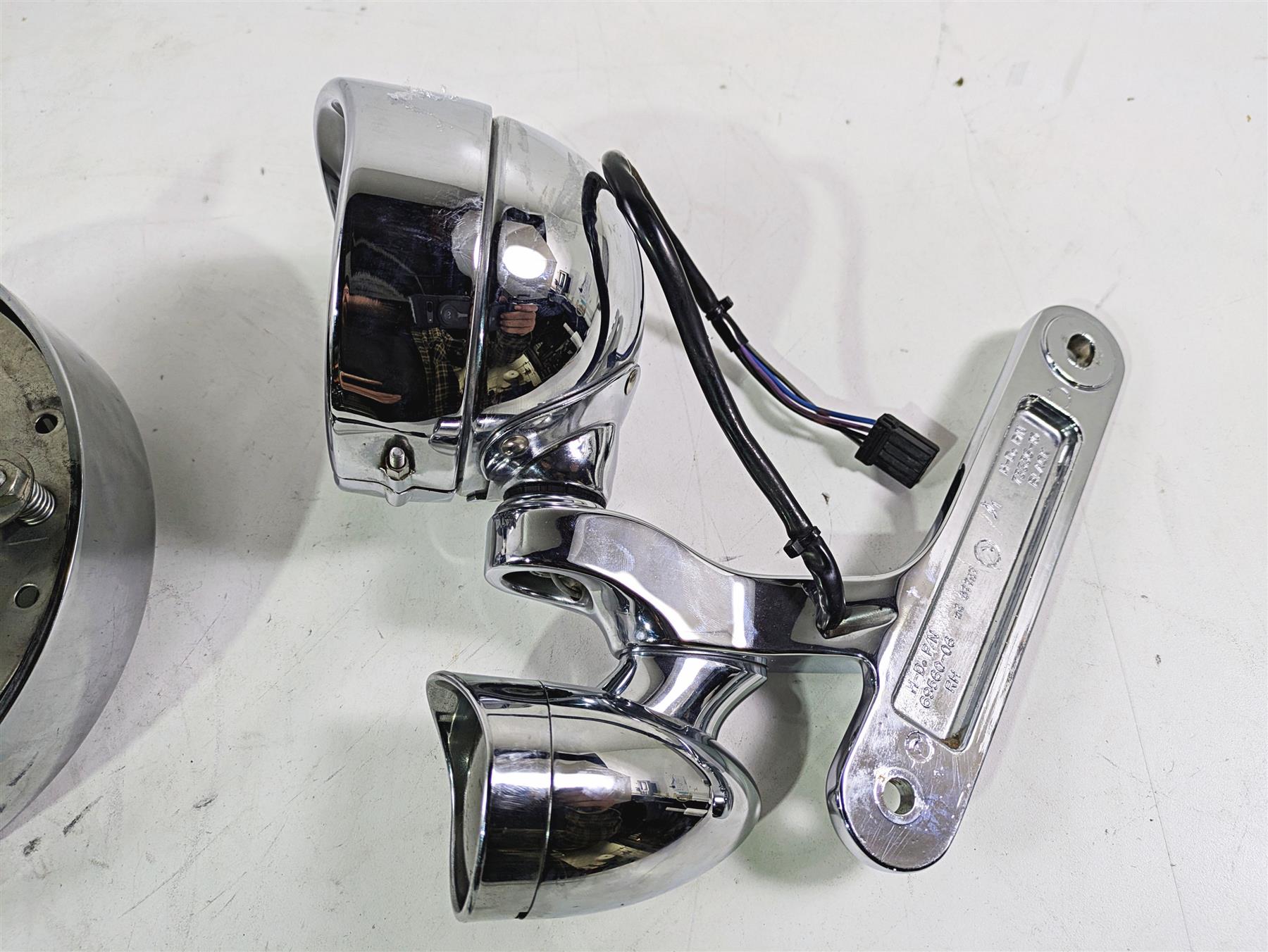 2011 Harley Touring FLHTCUSE CVO E-Glide Front Spot Head Light Blinkers 69560-06 {{ shop.shopifyCountryName }} - Mototech271