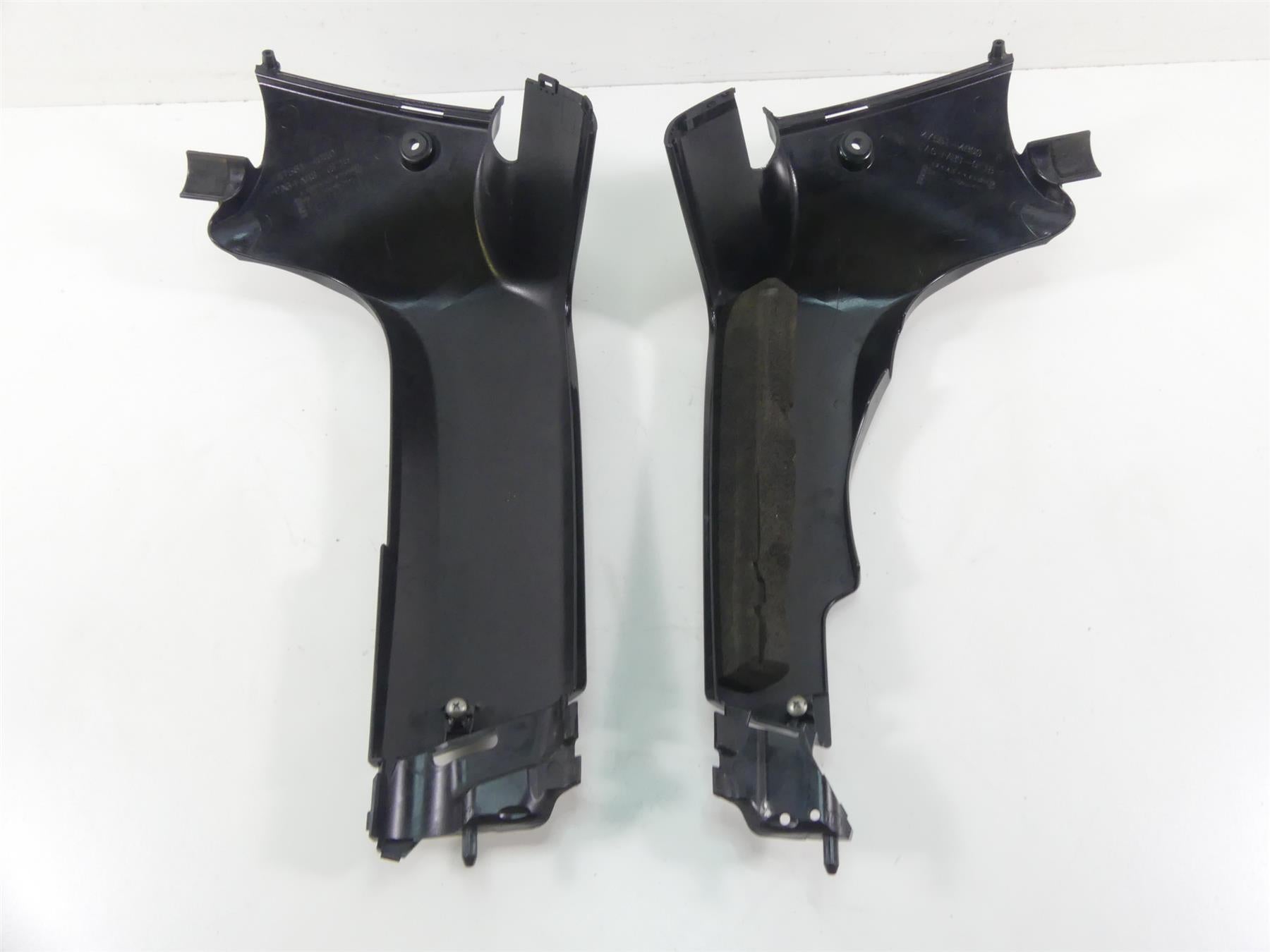 2007 Suzuki M109R VZR1800 Boulevard Radiator Side Fairing Cover Set 47561-48G00 {{ shop.shopifyCountryName }} - Mototech271